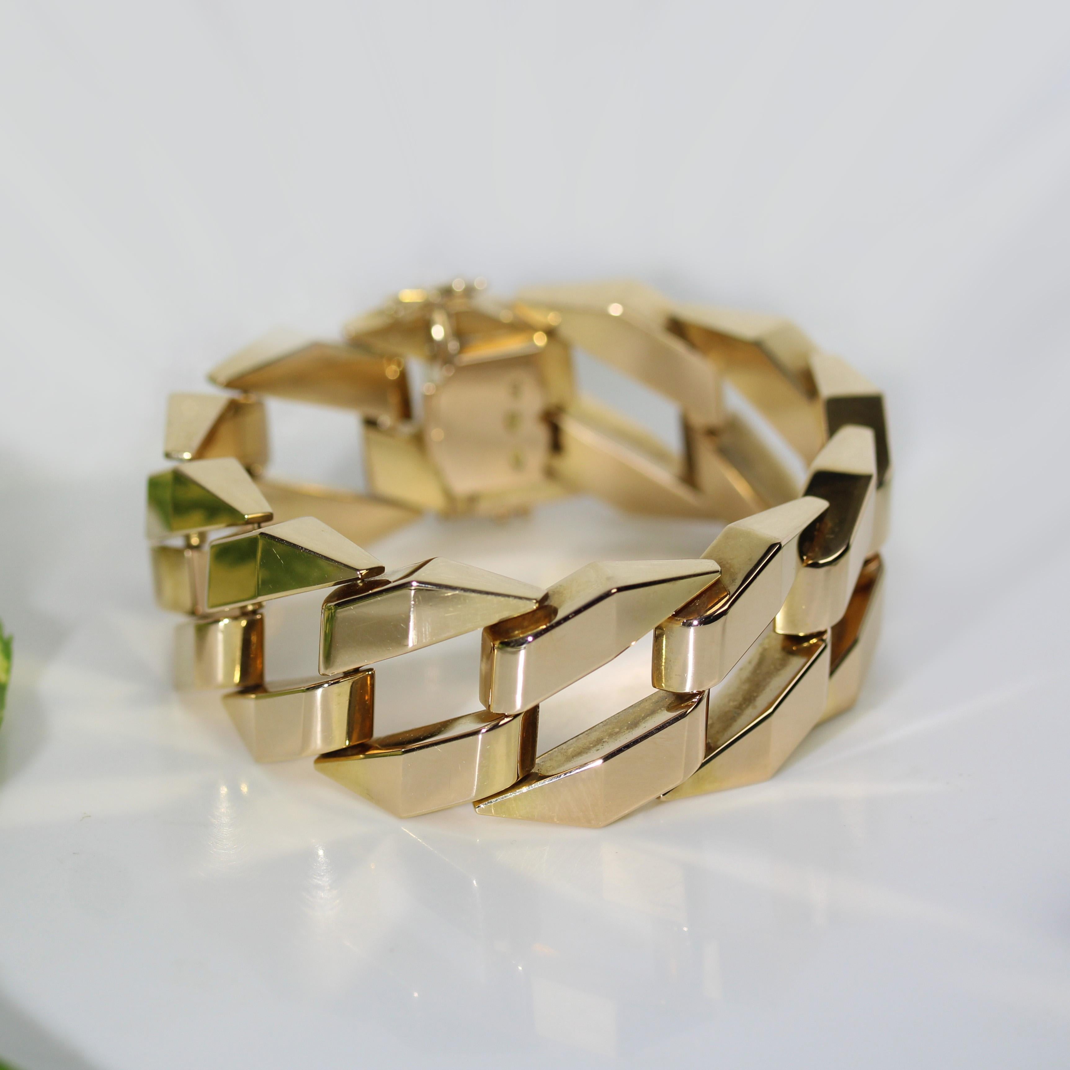 Retro 1960s 18 Karat Yellow Gold Geometric Curb Chain Large Bracelet