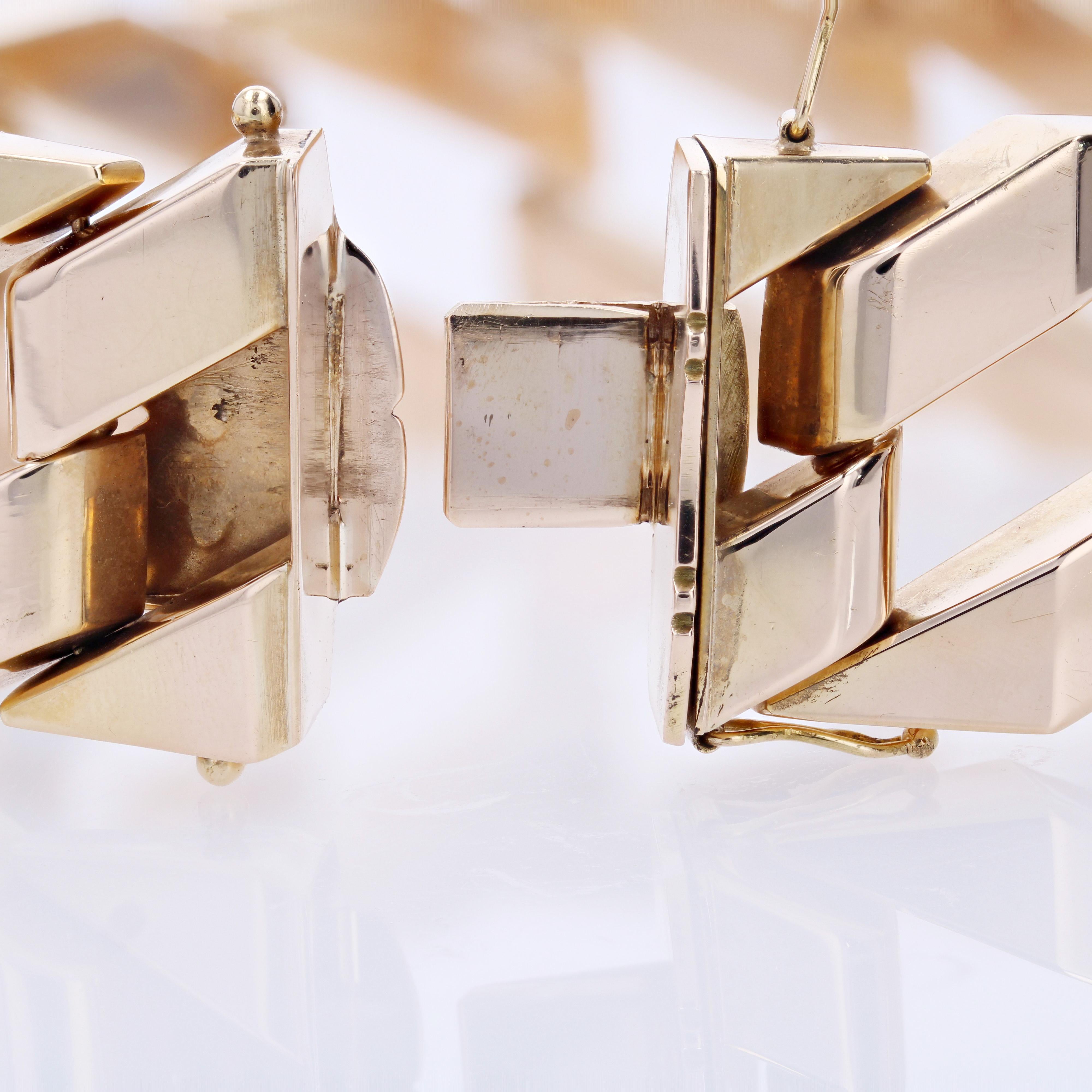 1960s 18 Karat Yellow Gold Geometric Curb Chain Large Bracelet 2
