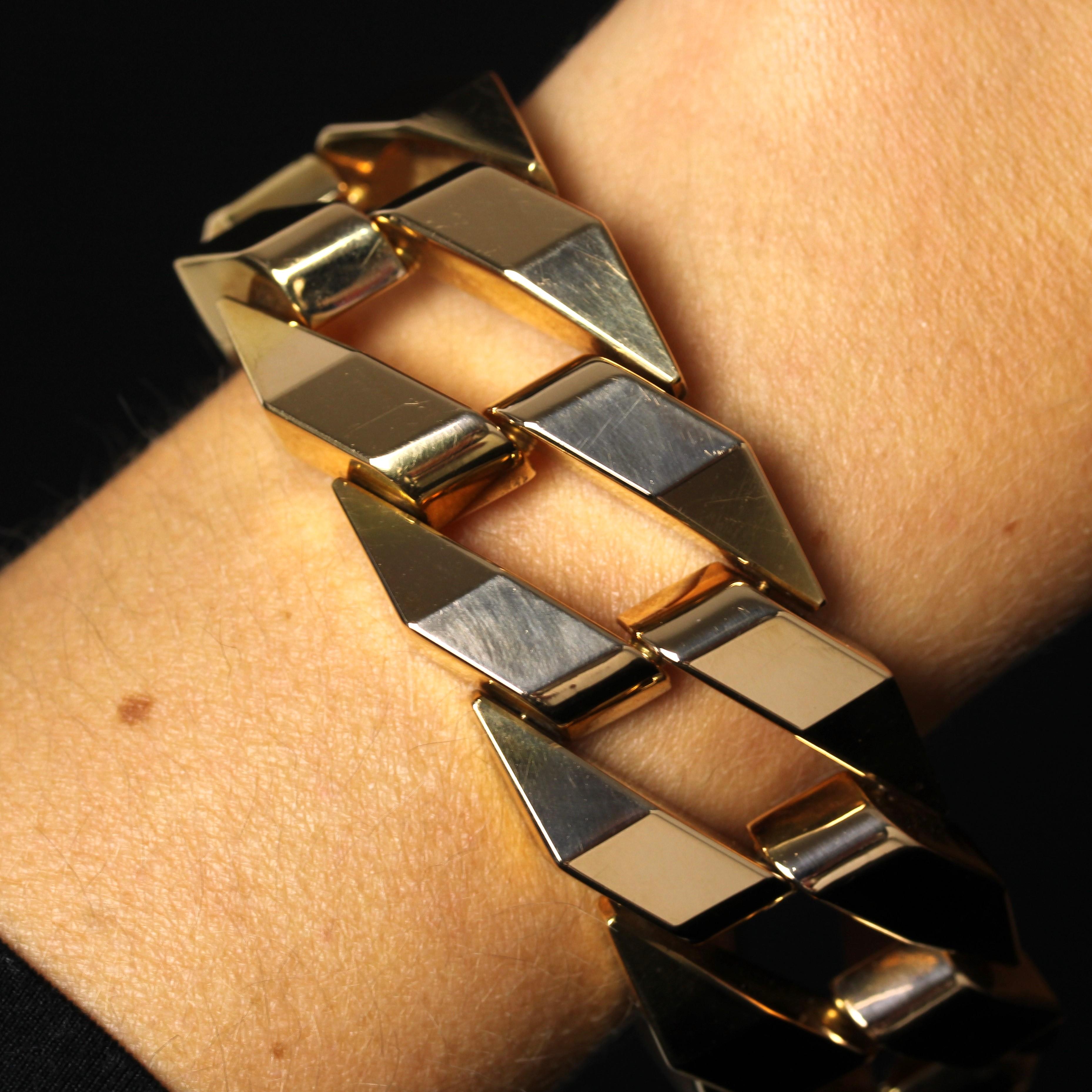 1960s 18 Karat Yellow Gold Geometric Curb Chain Large Bracelet 4