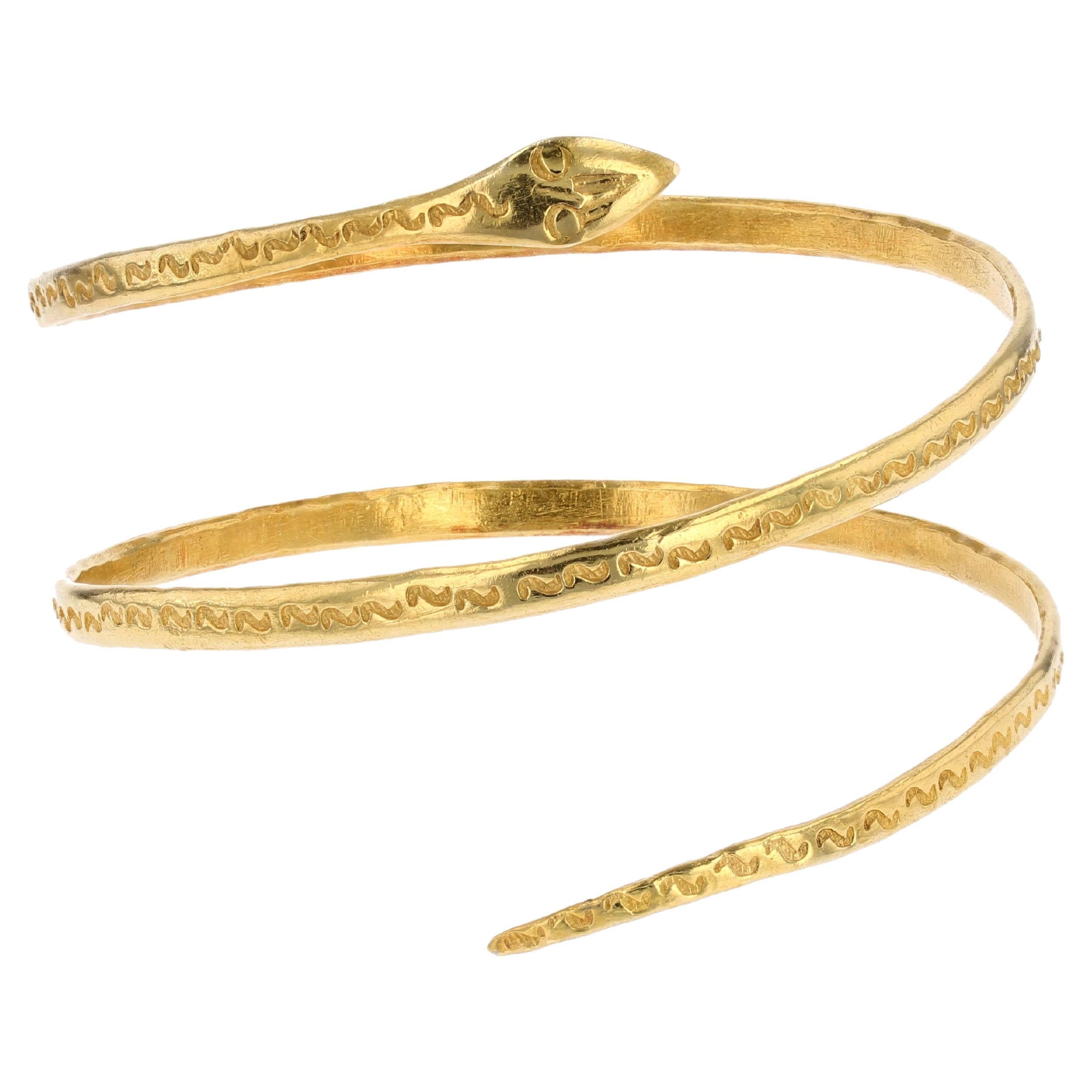 1960s 18 Karat Yellow Gold Snake Bracelet For Sale
