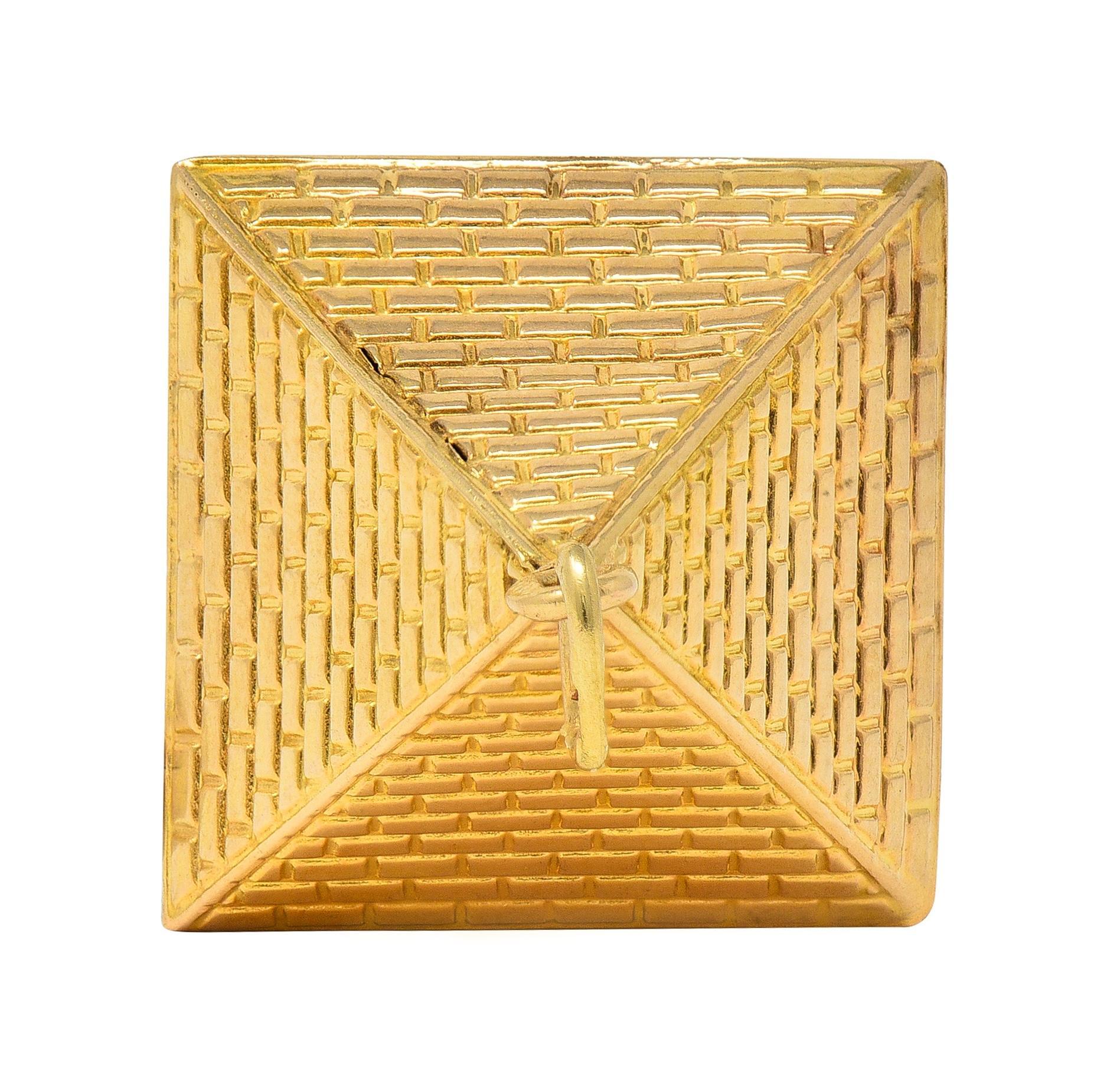Pendentif pyramide égyptienne vintage en or jaune 18 carats des années 1960 en vente 2