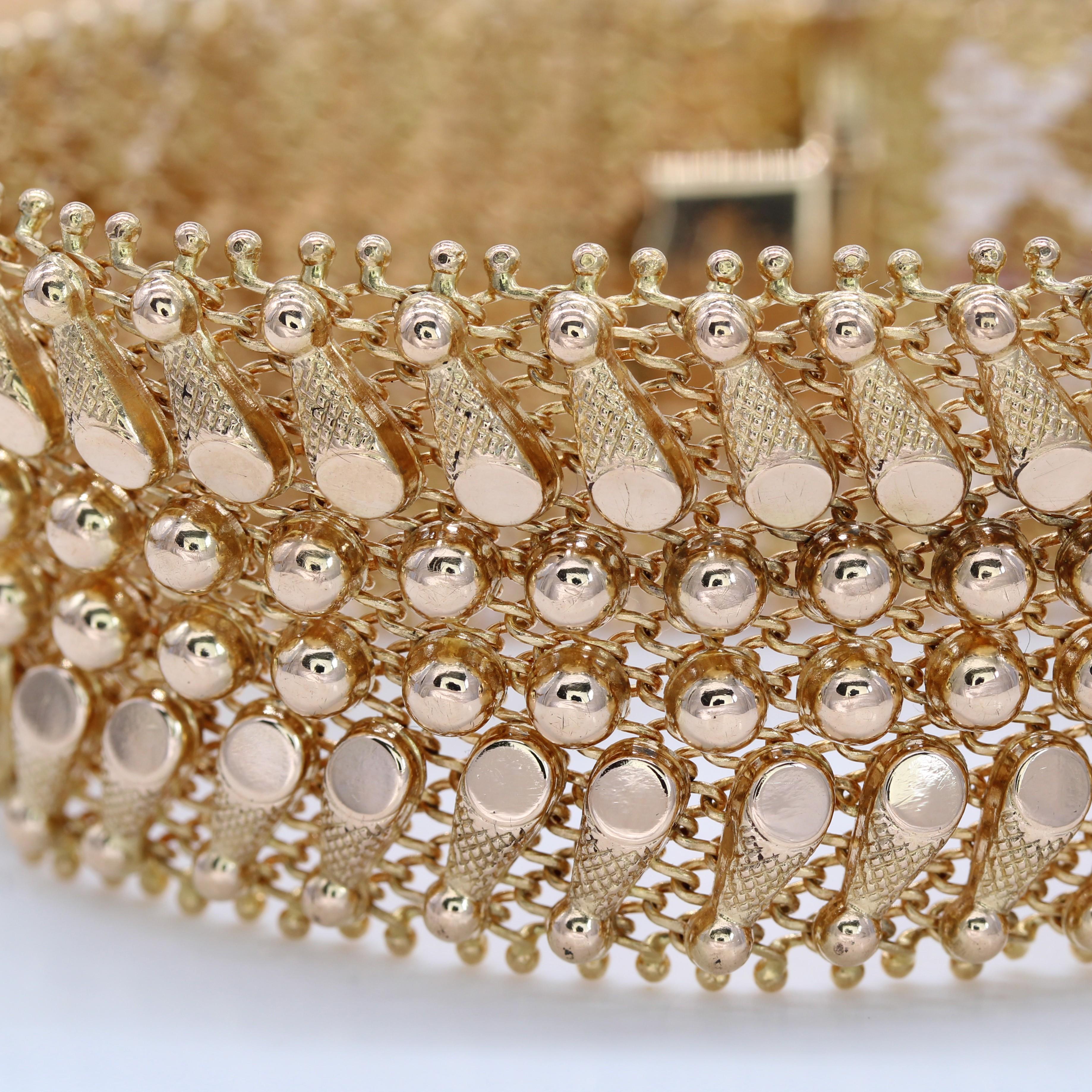 Bracelet souple en or jaune 18 carats des années 1960 en vente 4