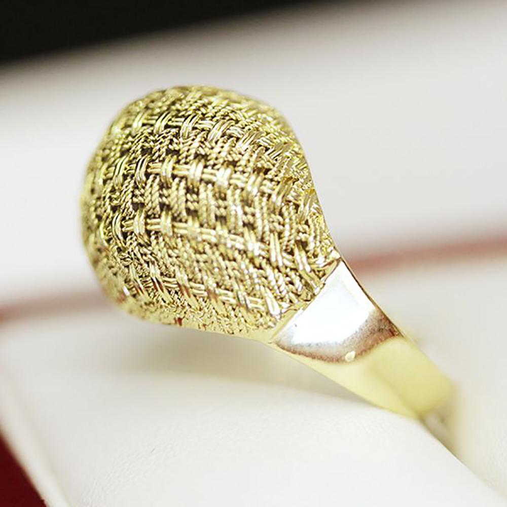 1960s 18ct Gold Mesh Dome Dress Ring Cocktail Ring For Sale 8