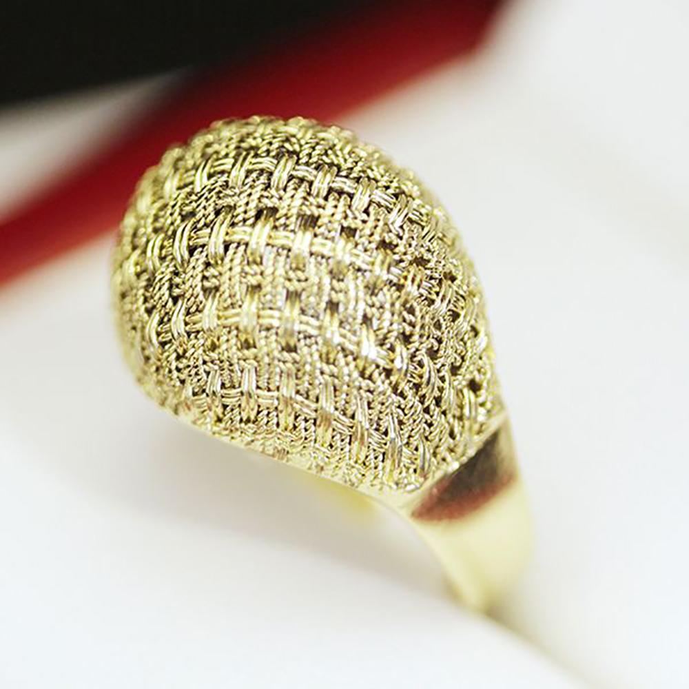 Fantastic handmade 18ct gold mesh dome Dress ring, Cocktail ring. 
C 1960s Ladies 18ct yellow gold textured mesh dome ring. 
Handmade European hallmarks, lovely handmade ring. 
Great mid 20th century design. 
Total ring weight = 5.00 grams