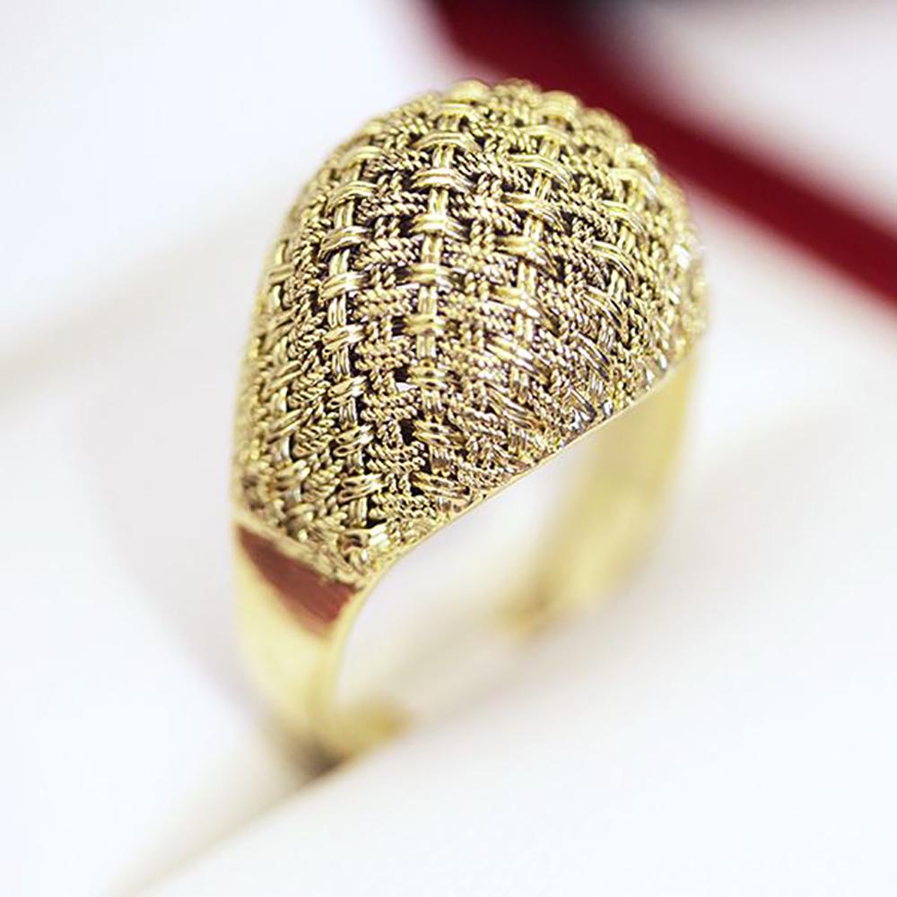 1960s 18ct Gold Mesh Dome Dress Ring Cocktail Ring For Sale 5