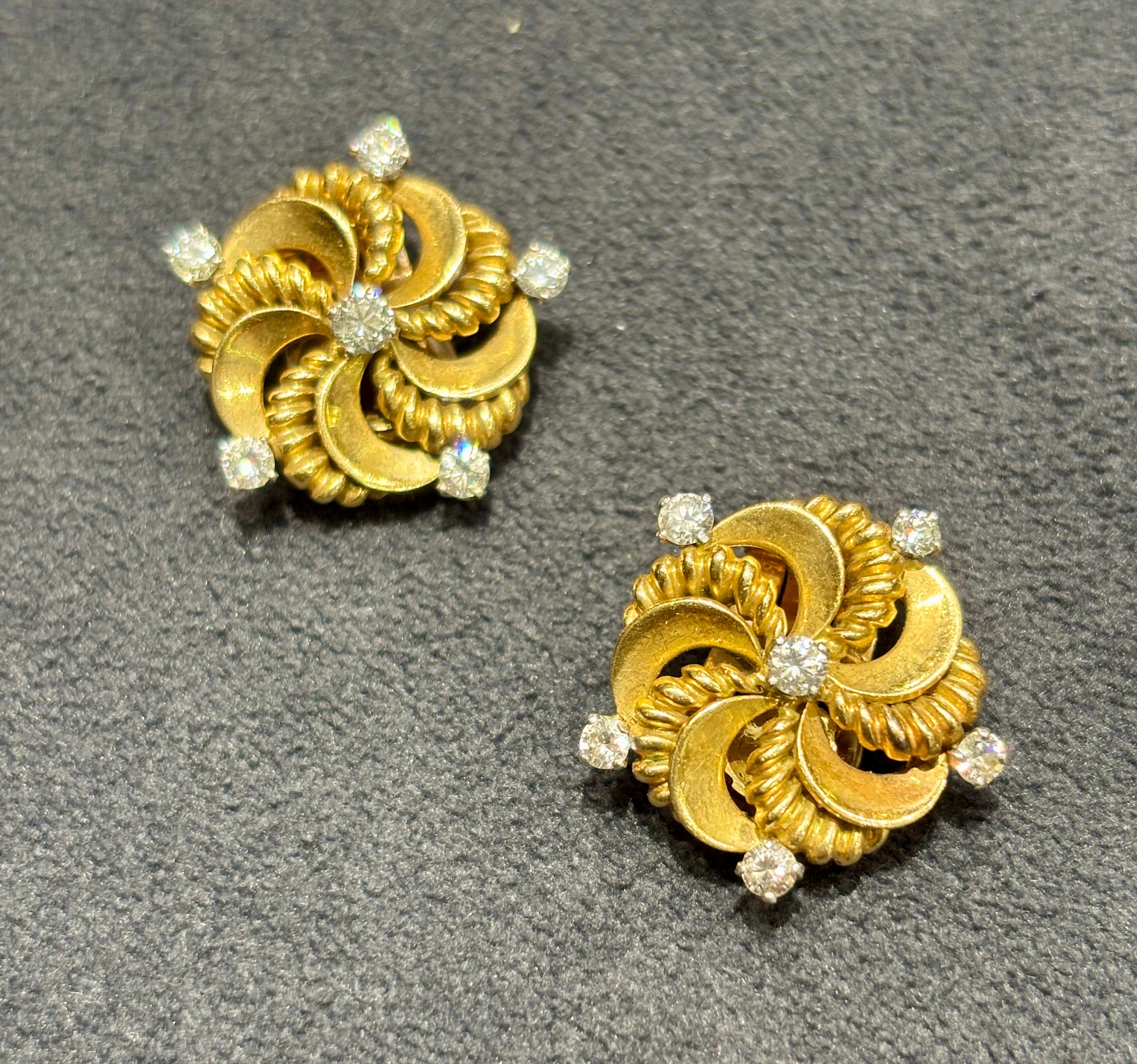 Boucles d'oreilles clips en or 18k et diamants Pery et fils des années 1960 Bon état - En vente à London, GB
