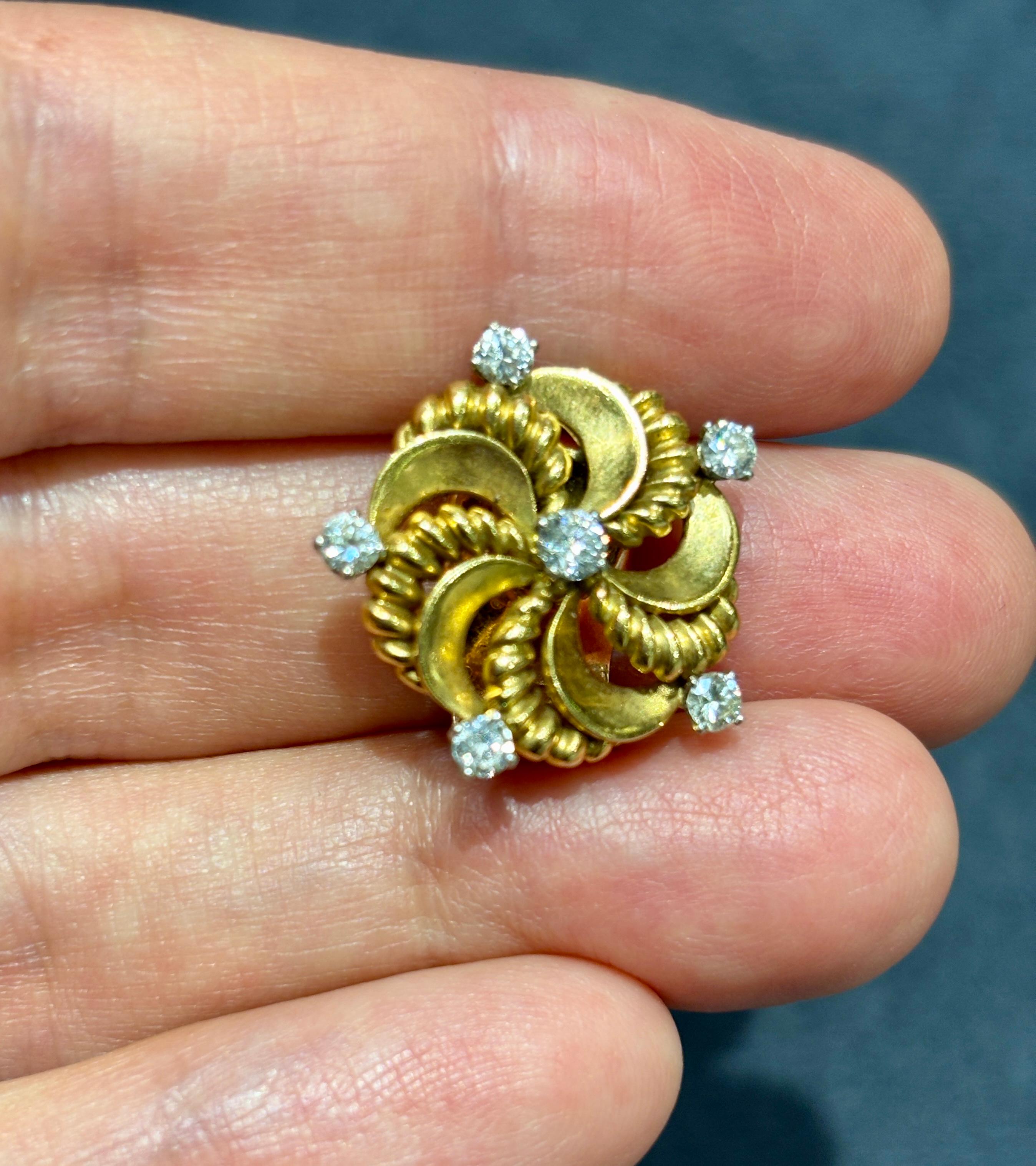 Boucles d'oreilles clips en or 18k et diamants Pery et fils des années 1960 Unisexe en vente