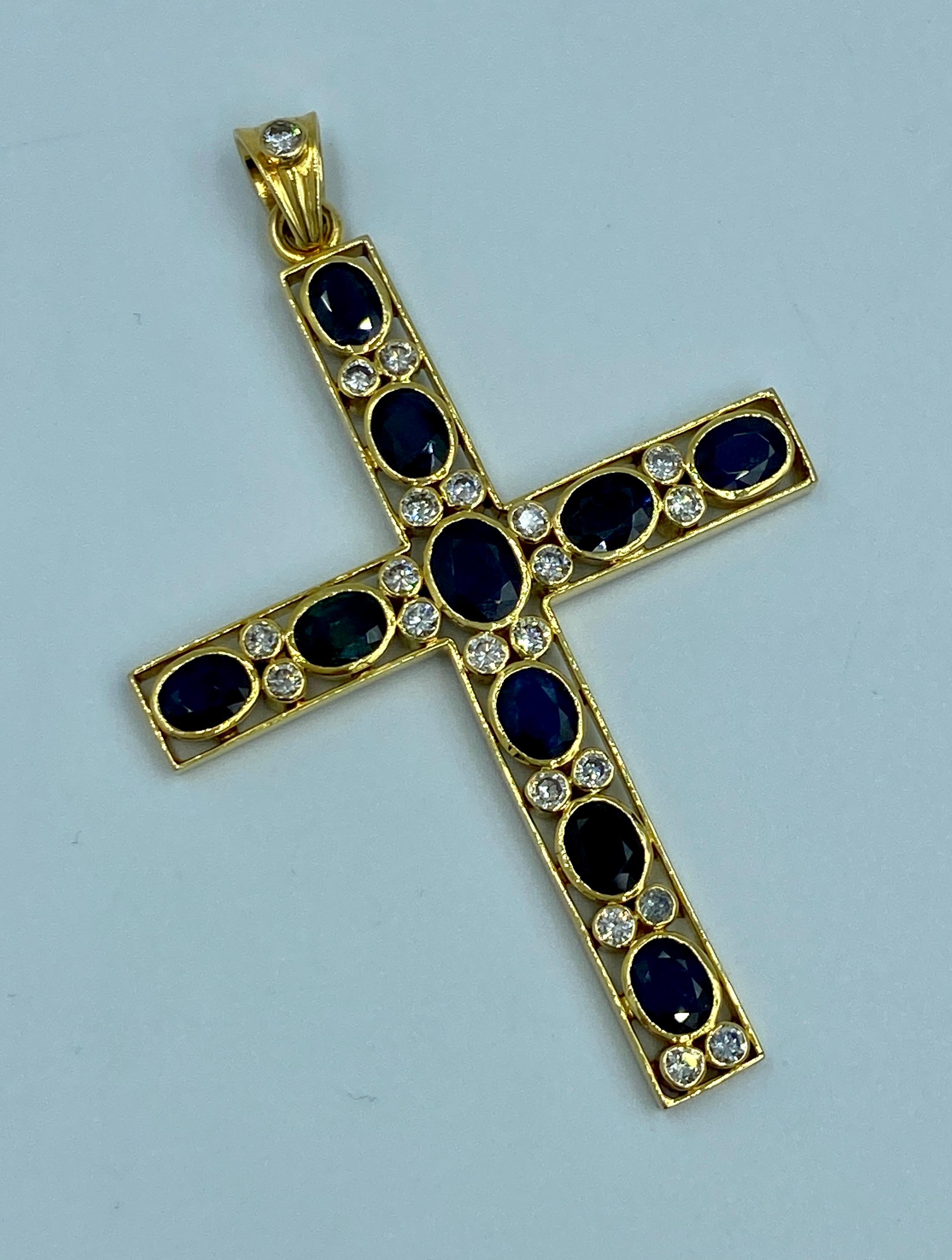 1960s 18k gold cross with 15c oval faceted sapphires and diamonds For Sale 2