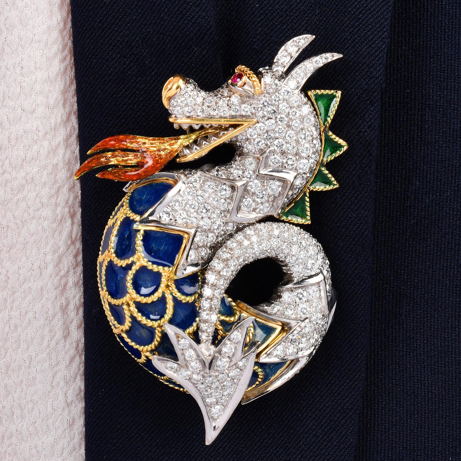 1960's  18K Gold Drache Diamant 9,50cts Emaille Brosche Pin (Rundschliff) im Angebot