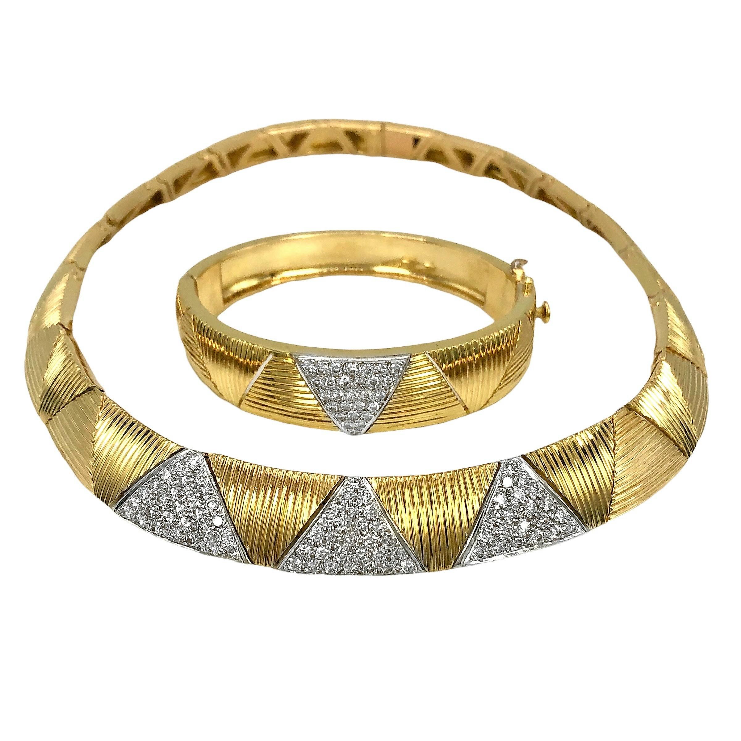 1960's 18K Yellow Gold Italian Triangle Motif Diamond Bangle Bracelet For Sale 5
