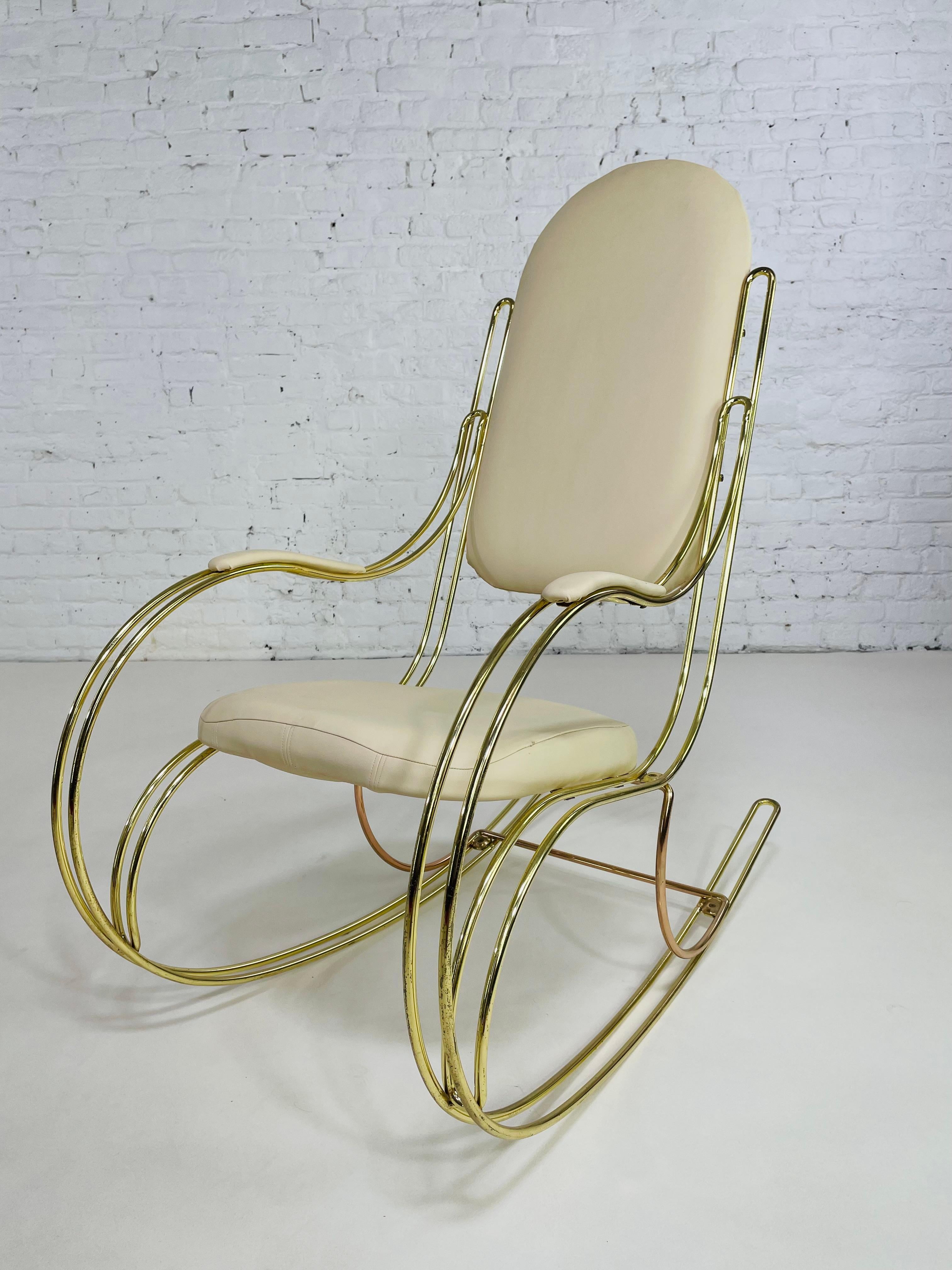 1960s-1970s Brass And Beige Faux Leather Rocking Chair For Sale 7