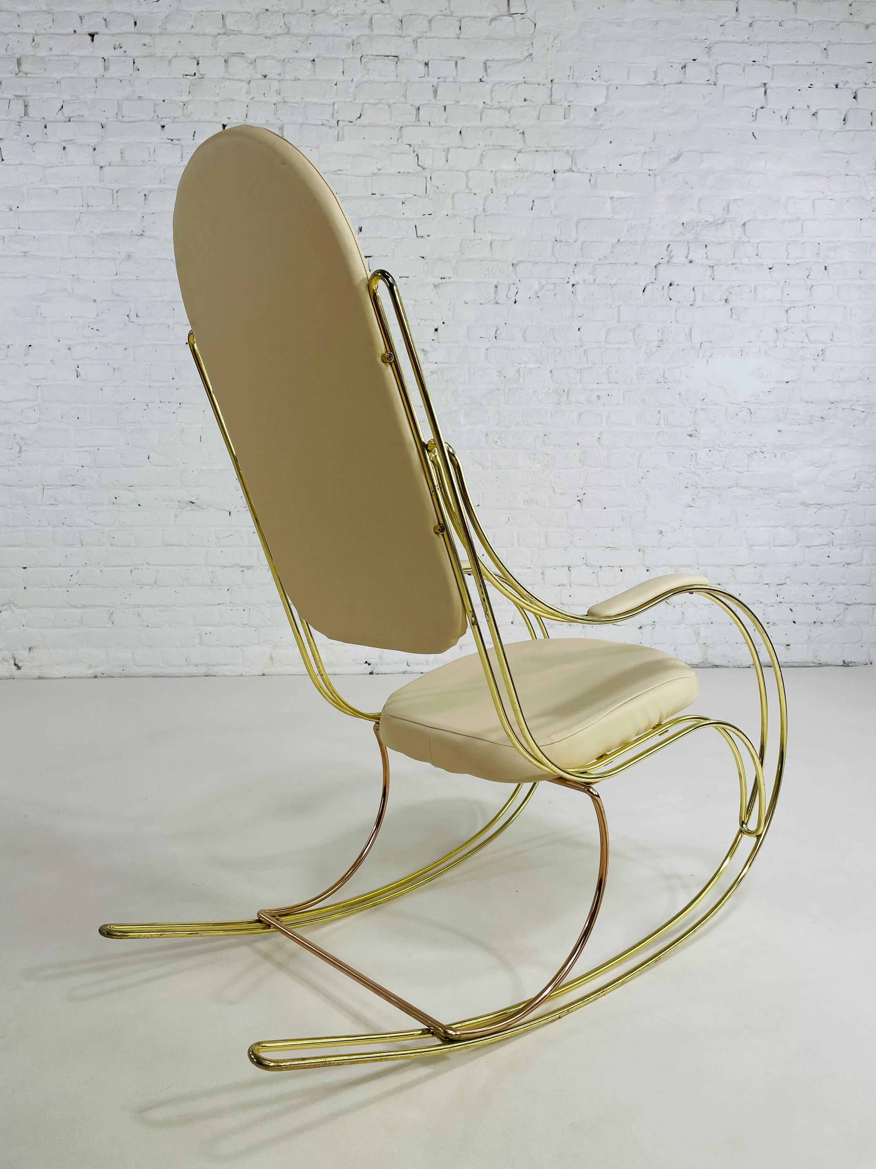 1960s-1970s Brass And Beige Faux Leather Rocking Chair For Sale 2