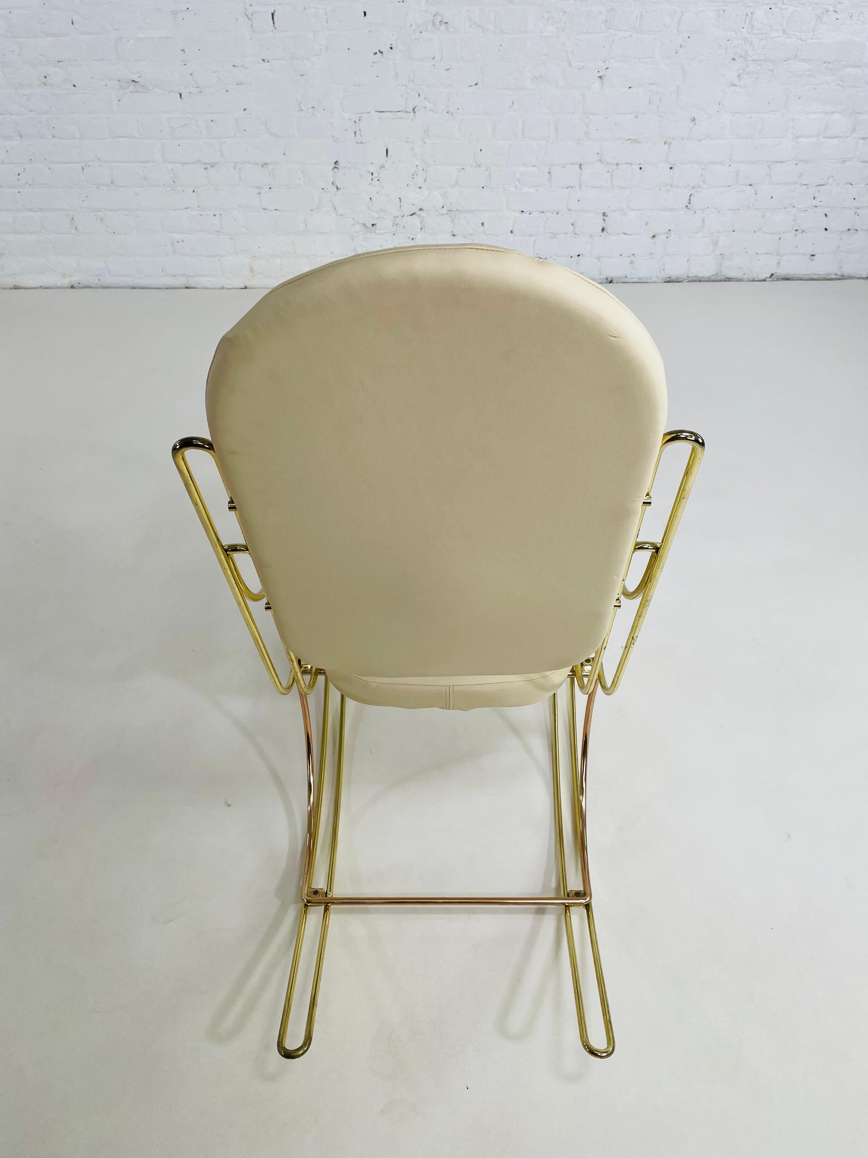 1960s-1970s Brass And Beige Faux Leather Rocking Chair For Sale 3