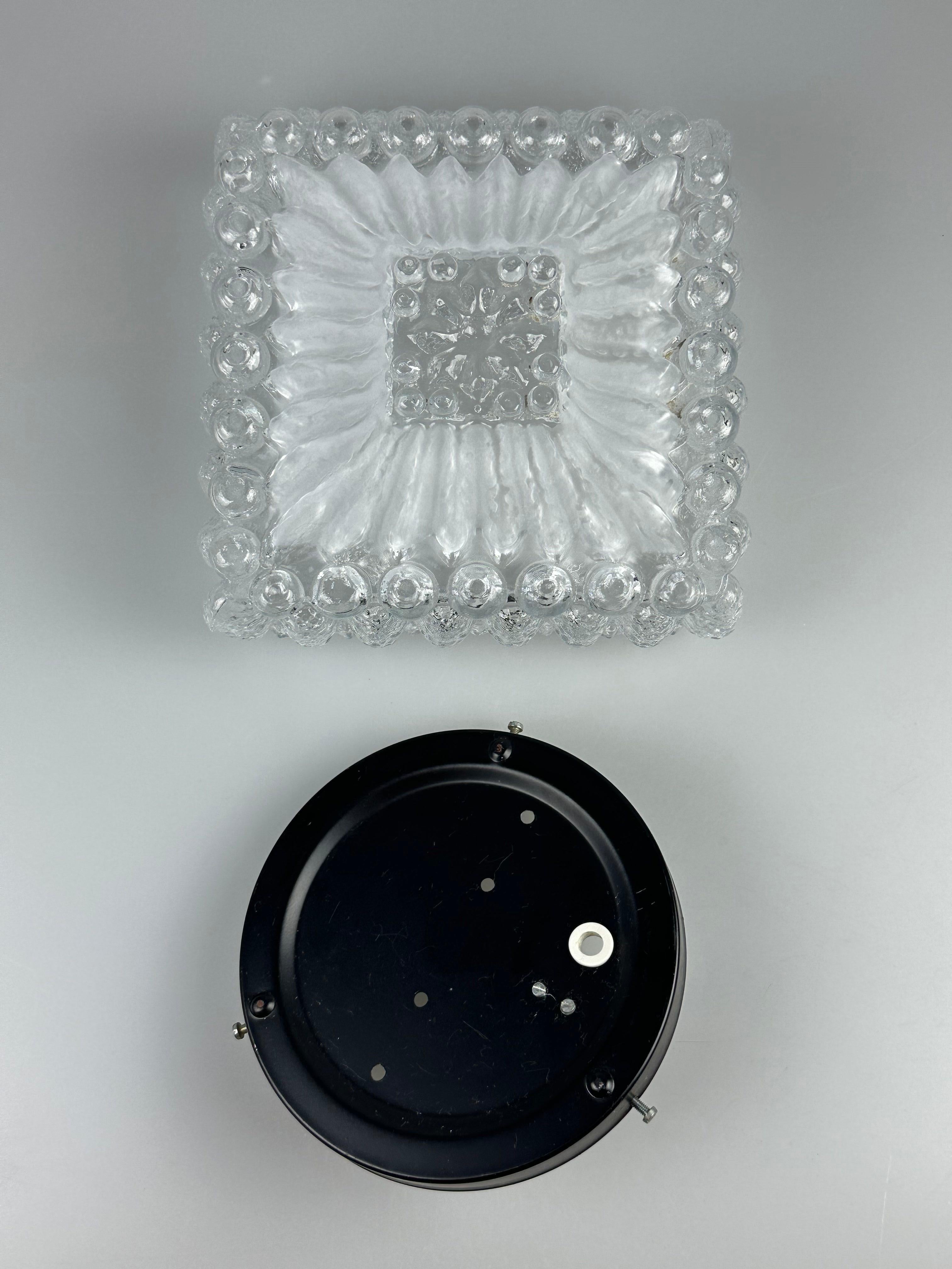 Lámpara de techo de los años 60 y 70 de diseño alemán, empotrada en cristal y metal en venta 14