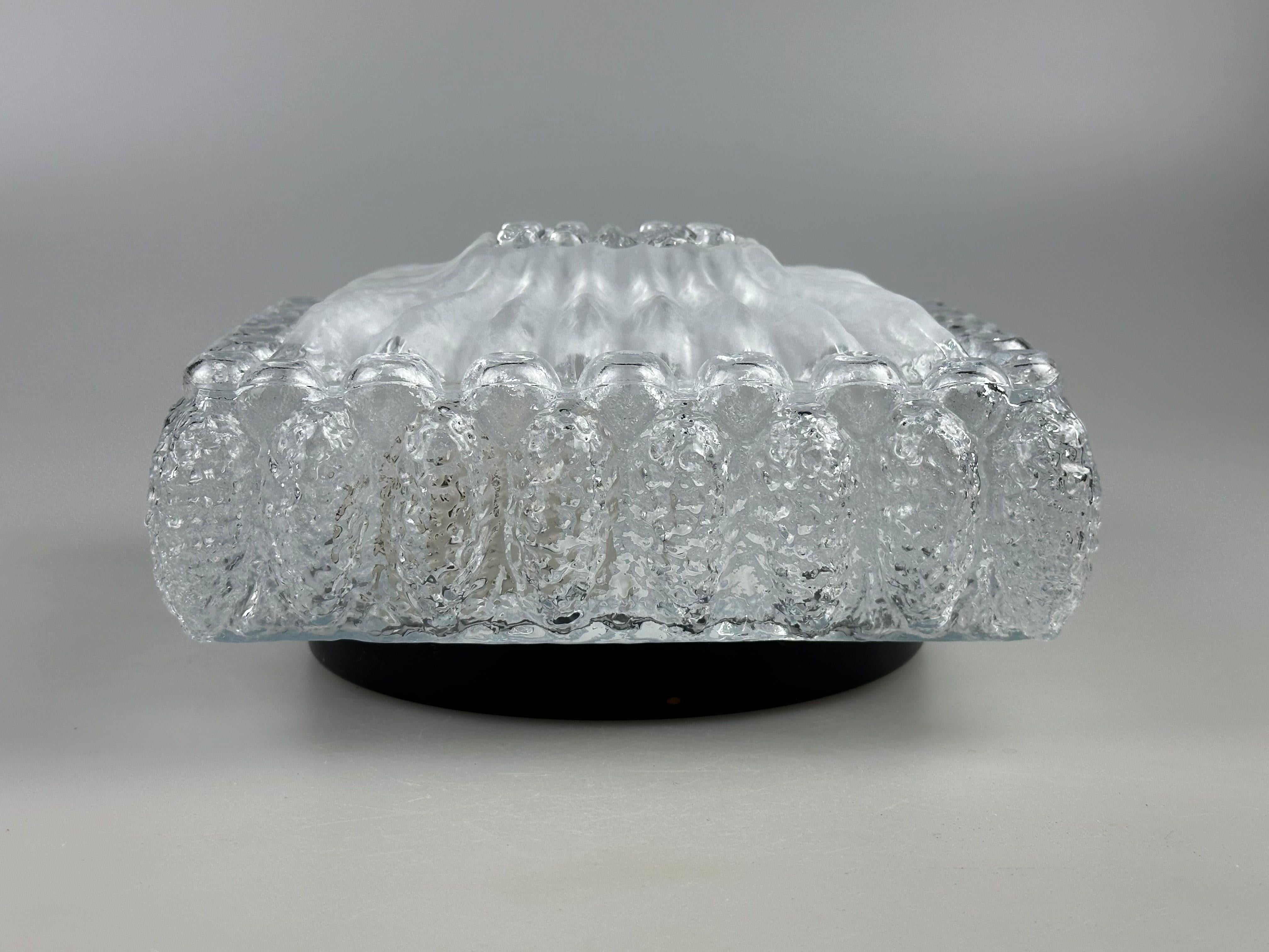 Lámpara de techo de los años 60 y 70 de diseño alemán, empotrada en cristal y metal Metal en venta