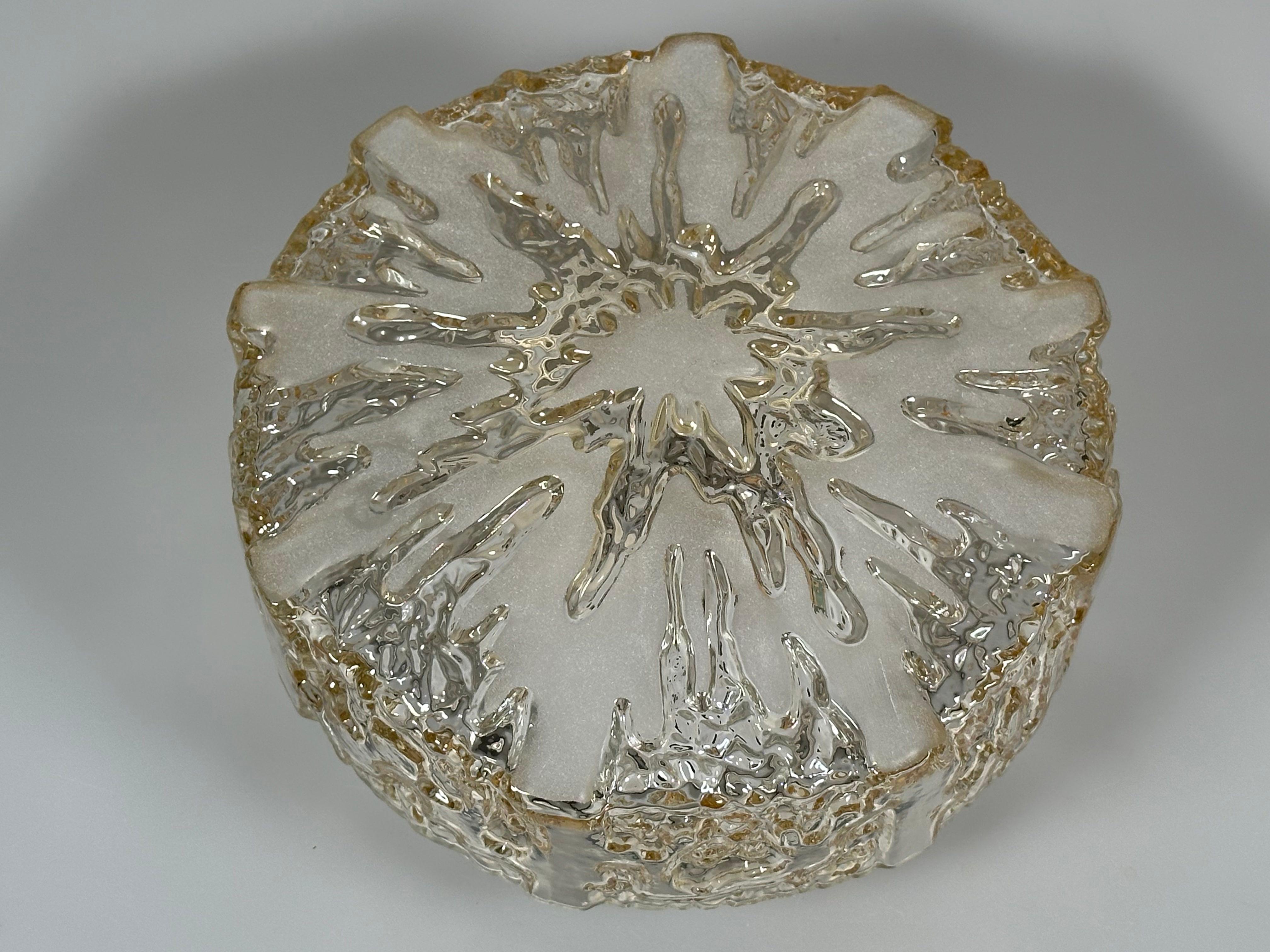 1960s 1970s Ceiling Lamp Flush Mount in Glass & Metal Space Age Design For Sale 4