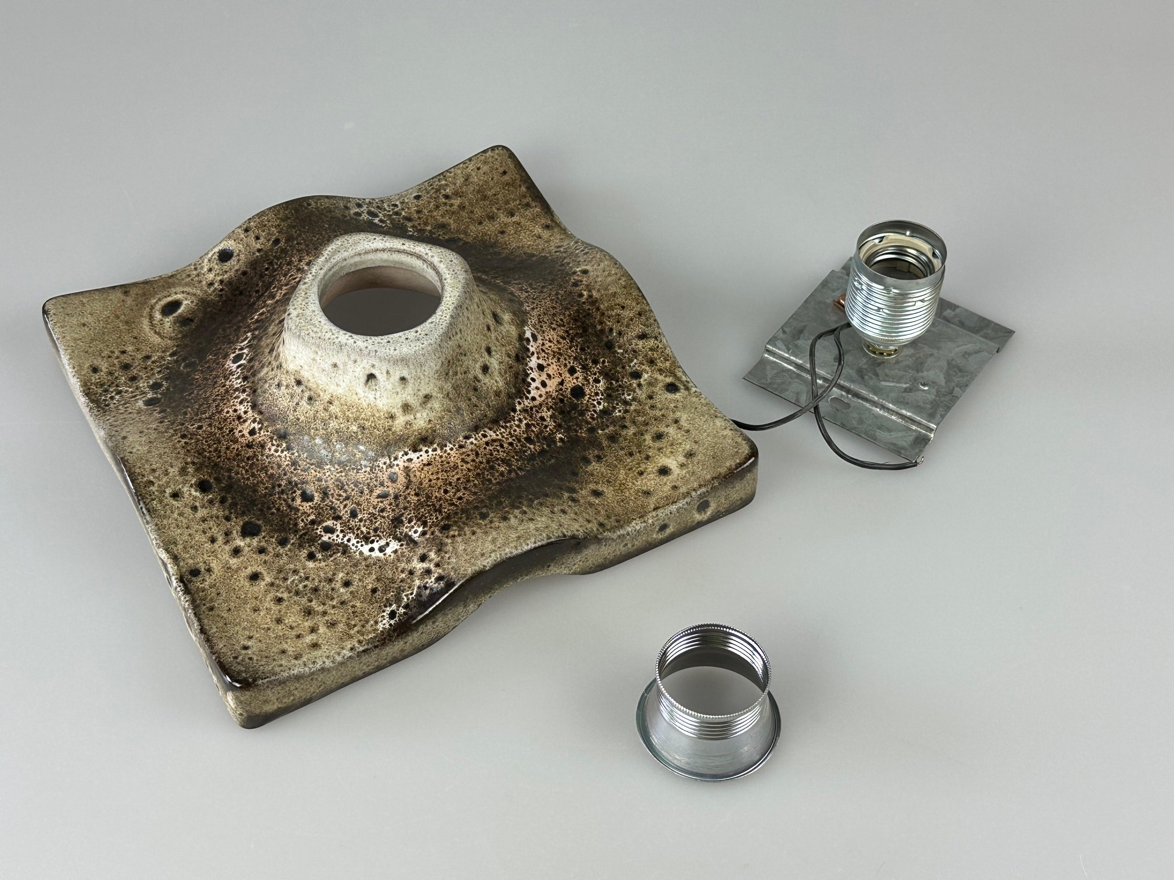1960s/1970s Ceramic Wall Lamp, Mid-Century Wall Sconce, Space Age Design en vente 8