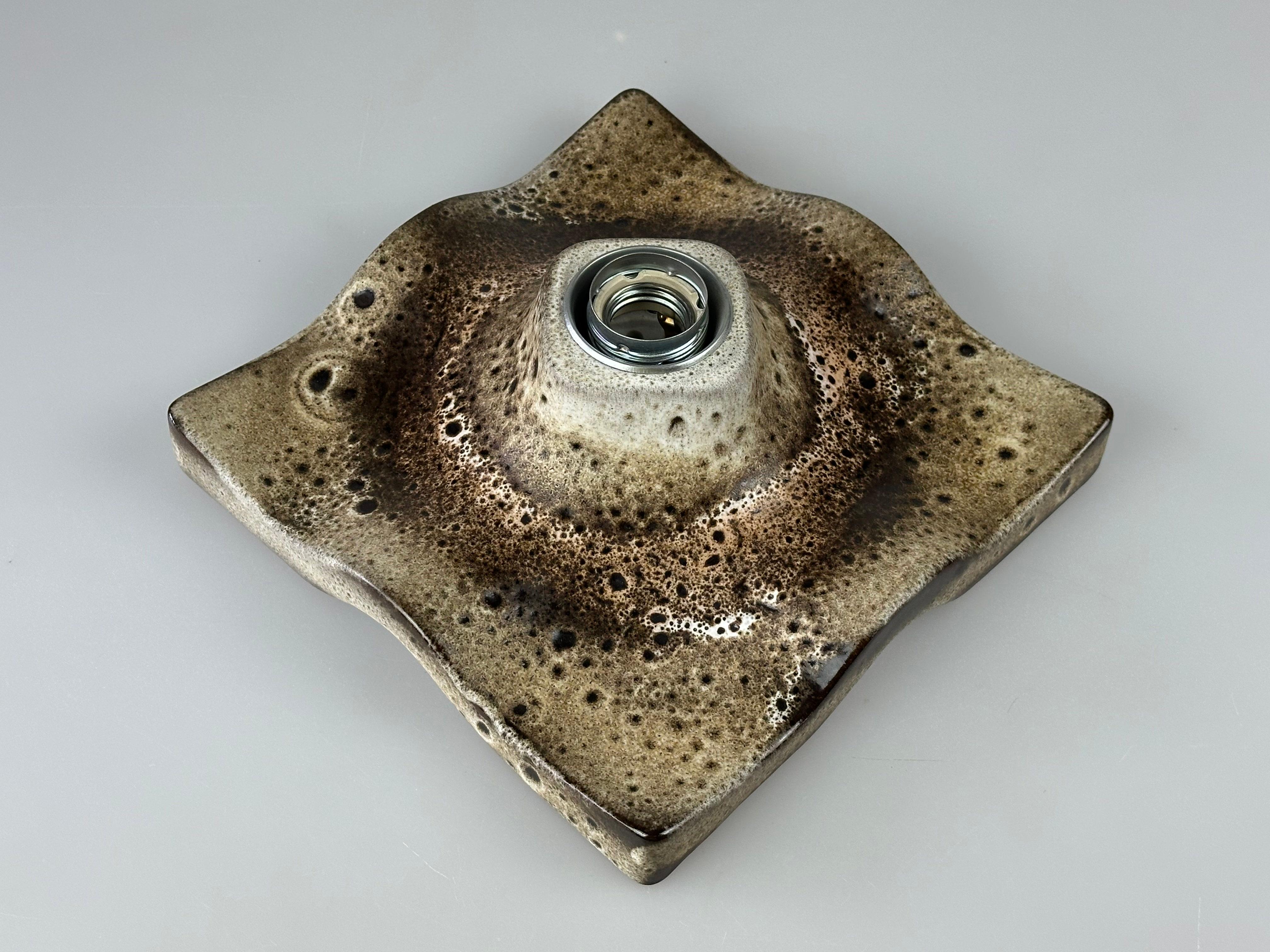 Fin du 20e siècle 1960s/1970s Ceramic Wall Lamp, Mid-Century Wall Sconce, Space Age Design en vente