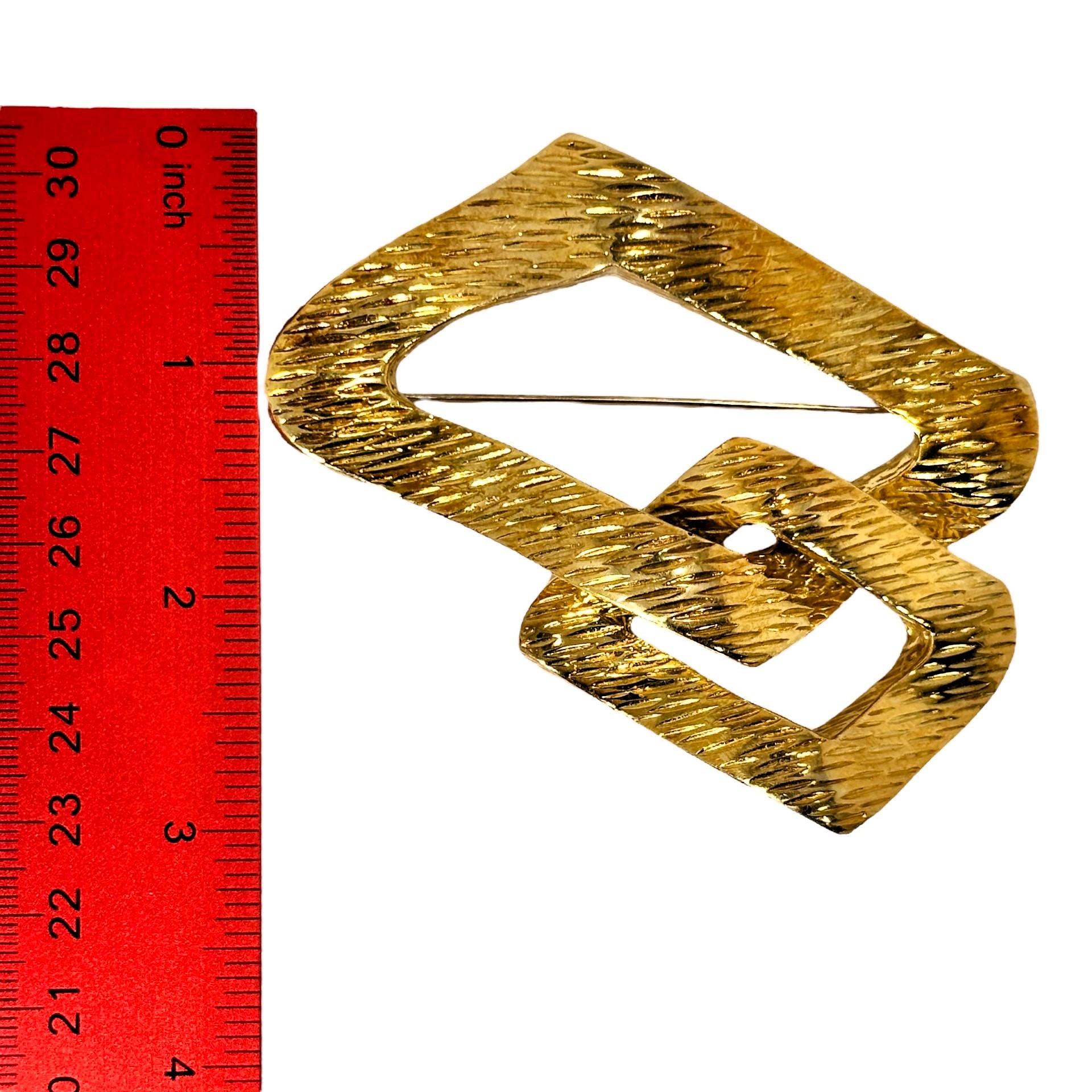 1960s-1970s French Bark Finish Gold Pendant Brooch by Wander 3 1/2 Inches Long  For Sale 4