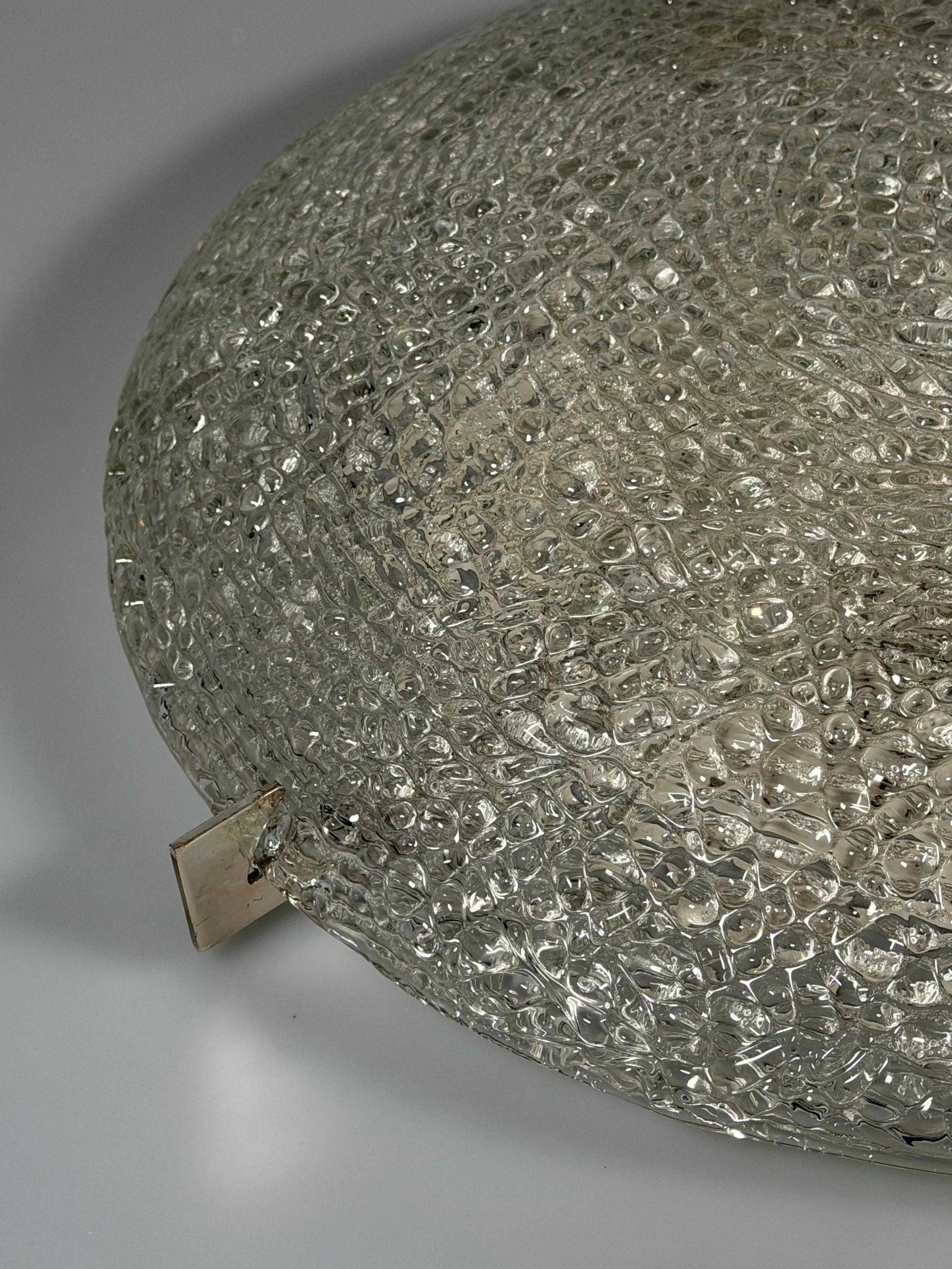 Empotrable de cristal de hielo de la década de 1970 de Kaiser Leuchten Alemania mediados del siglo XX en venta