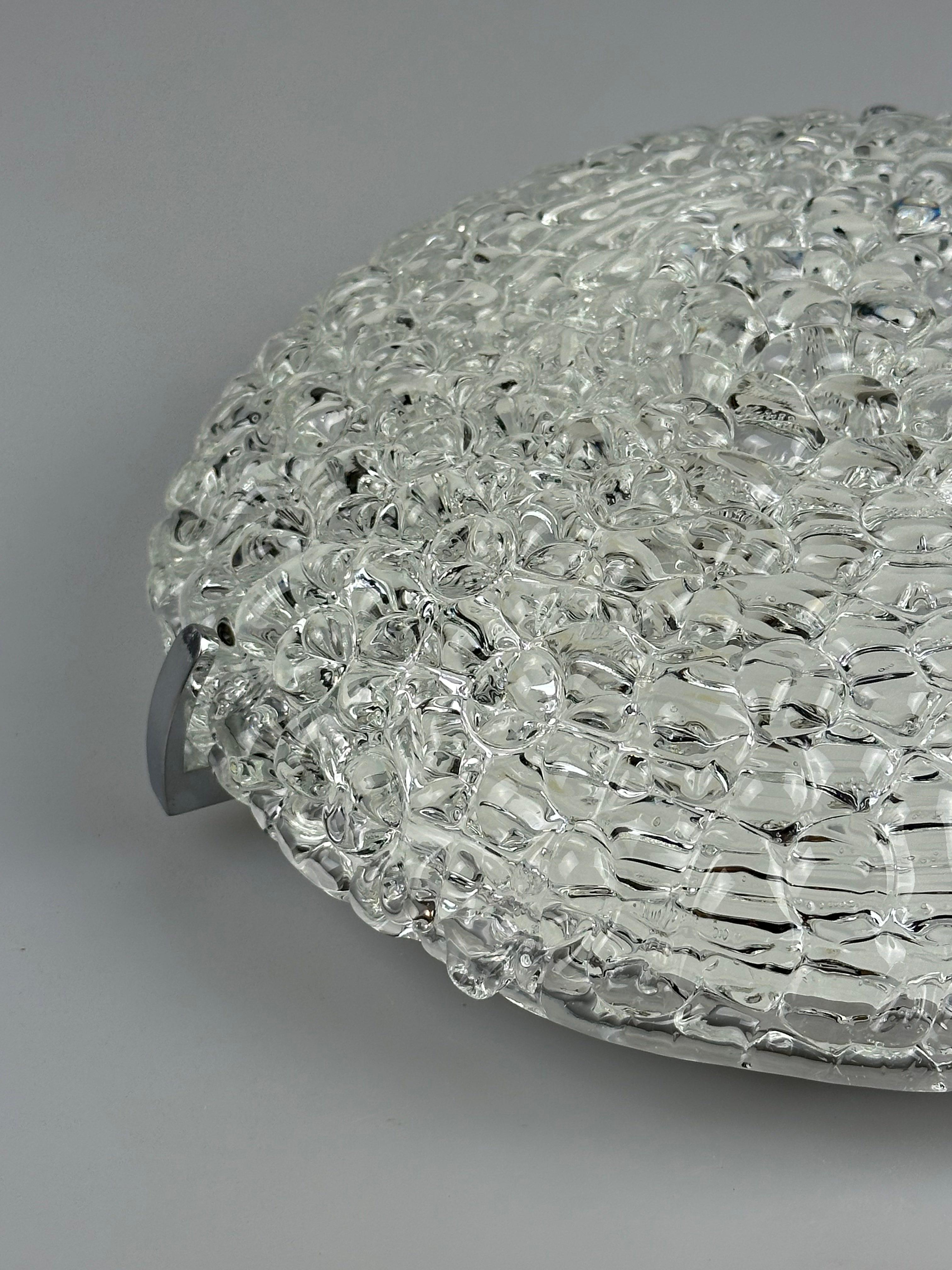1960s 1970s Lámpara Luz Techo Flush Mount Cristal Hielo Diseño Space Age en venta 4
