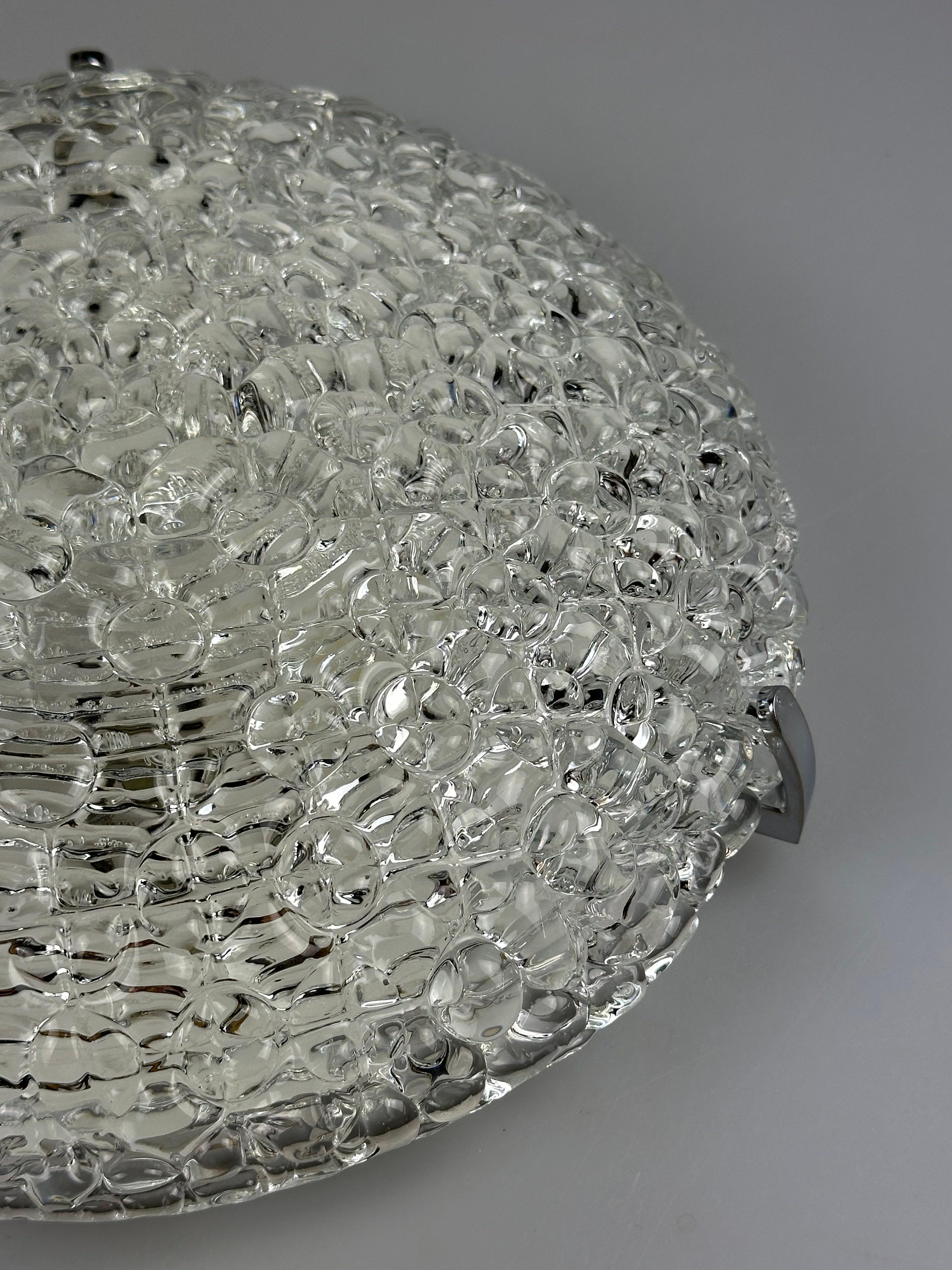 1960s 1970s Lámpara Luz Techo Flush Mount Cristal Hielo Diseño Space Age en Bueno estado para la venta en Neuenkirchen, NI