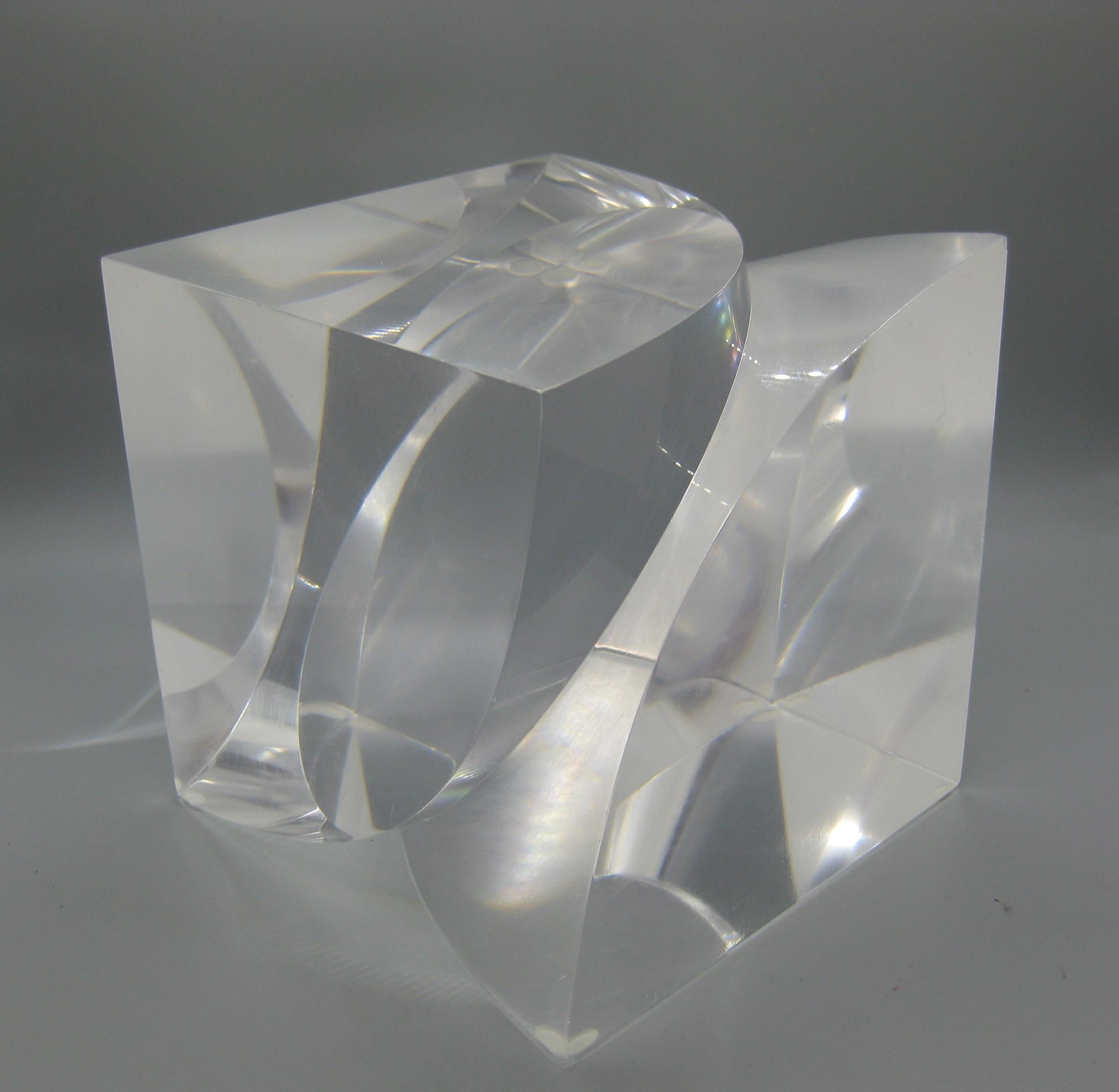 1960's-1970's Lucite Acrylic Optical Op-Art Large Cube Abstract Sculpture In Good Condition For Sale In San Diego, CA