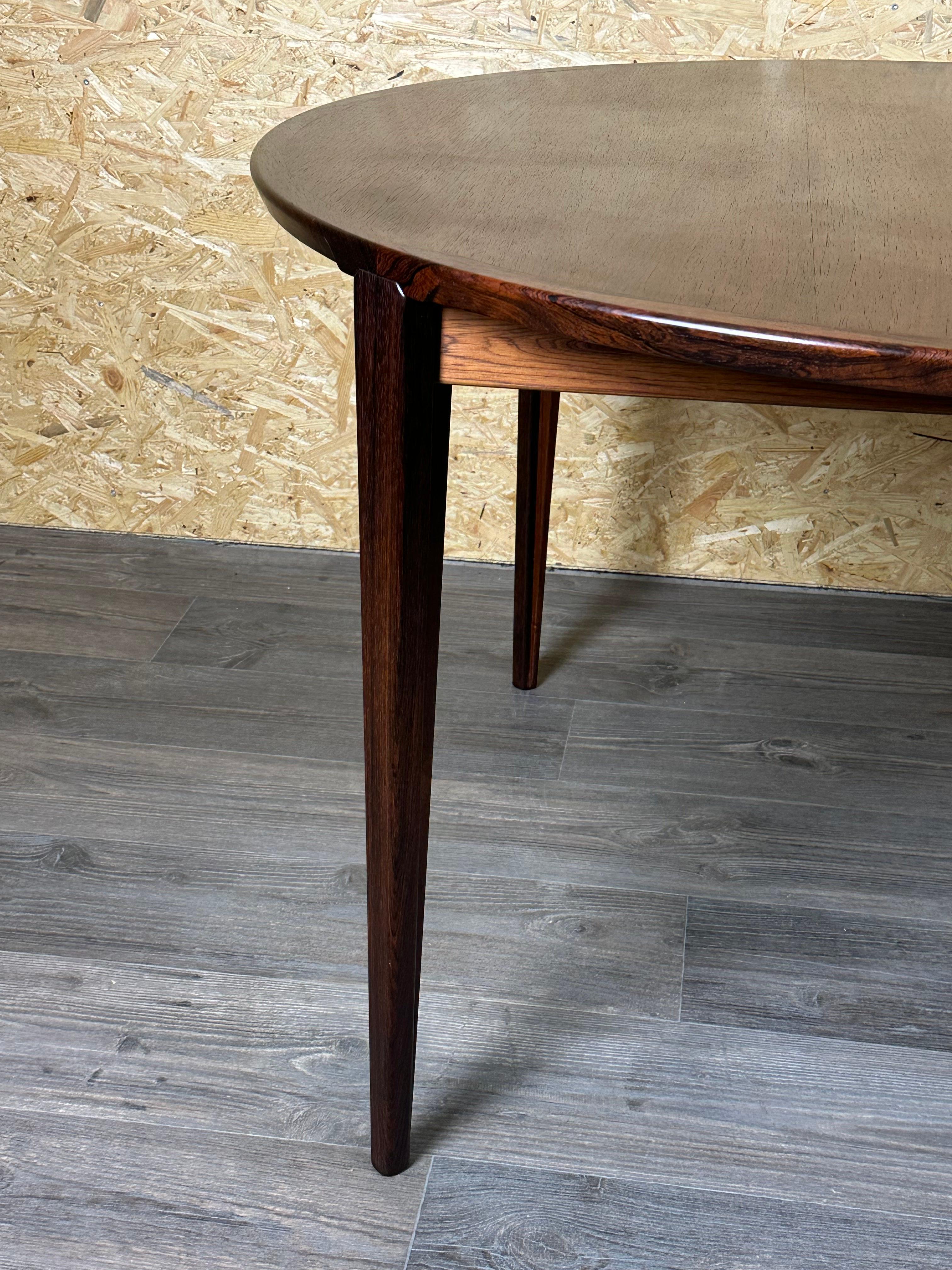 Table de salle à manger Rio en bois de rose par Henry Rosengren Hansen, années 1960/1970 Bon état - En vente à Neuenkirchen, NI