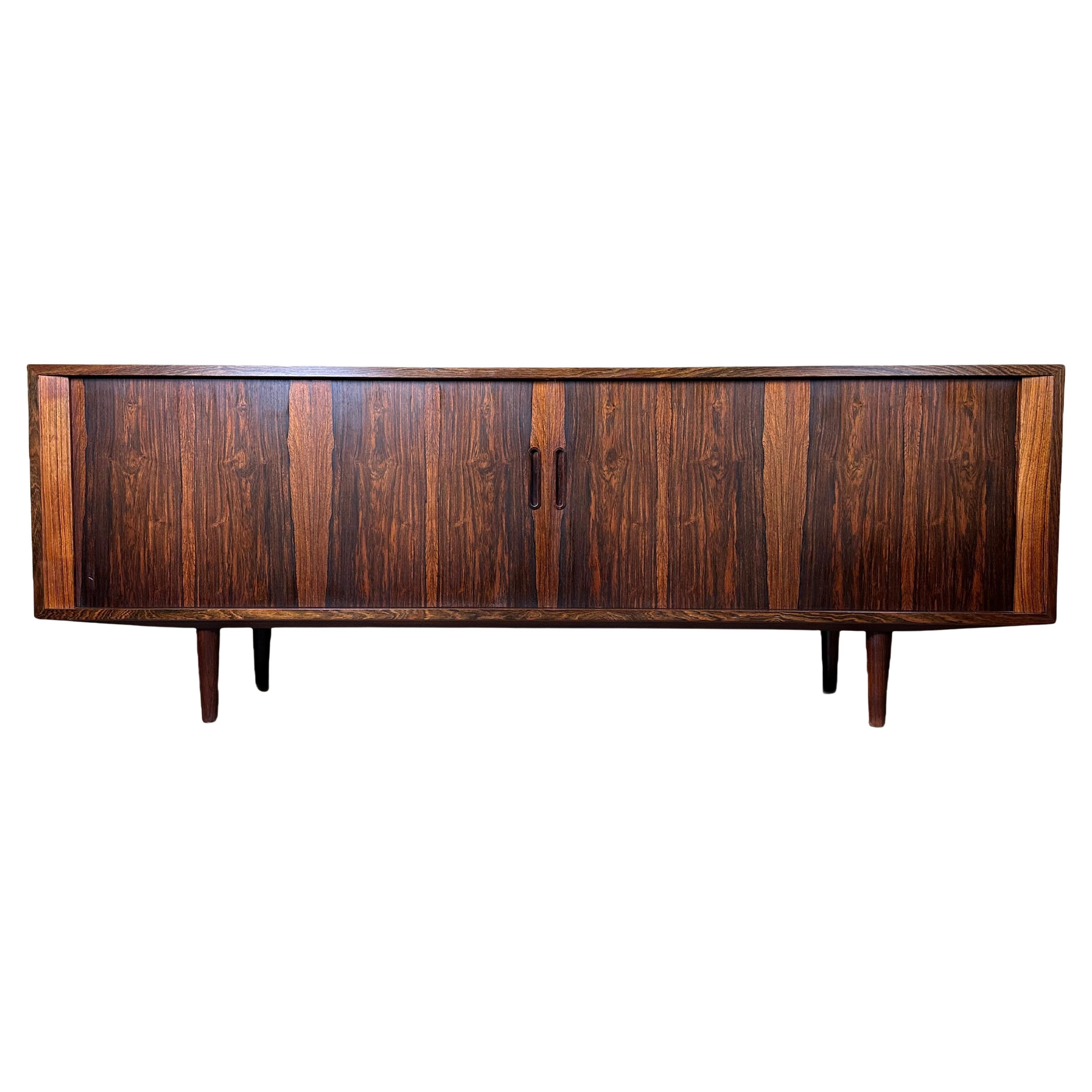 Buffet danois en bois de rose des années 1960 et 1970 par Poul Hundevad