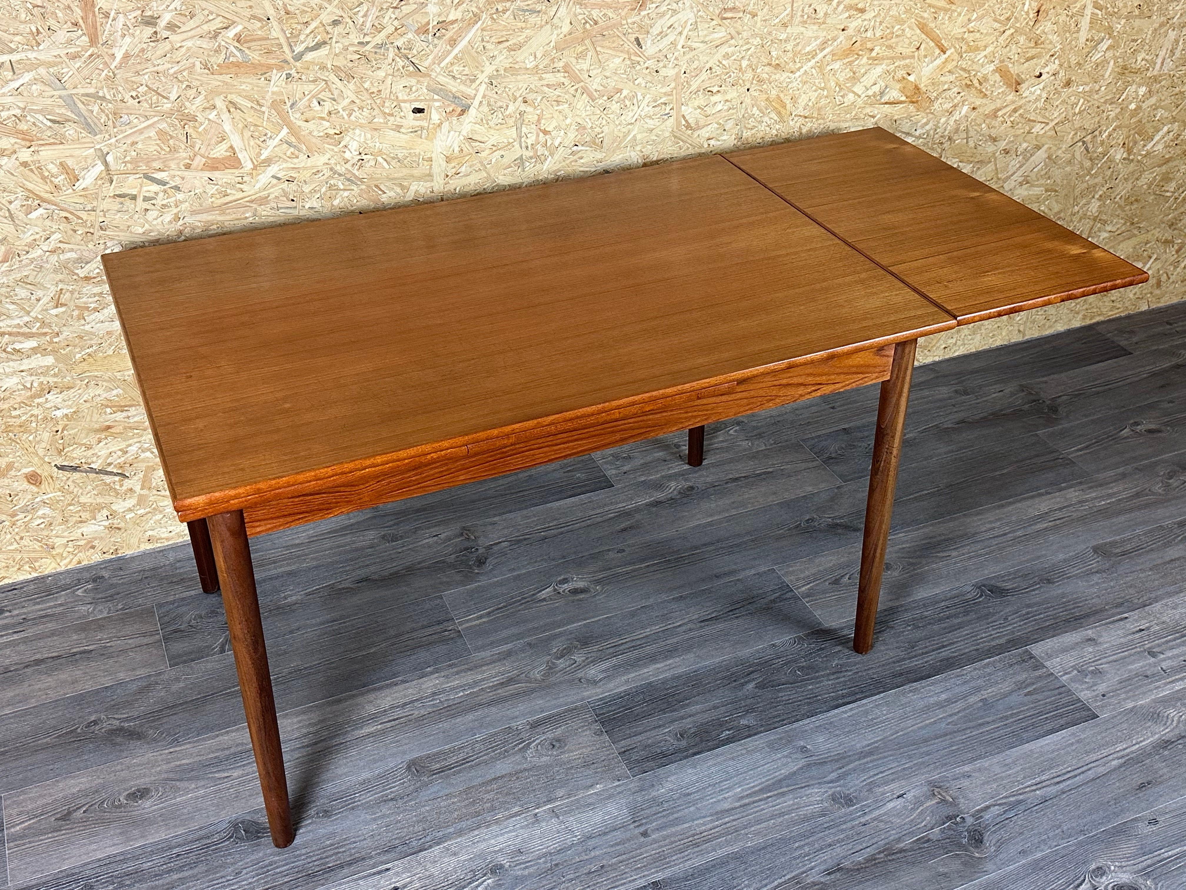 1960s/1970s Teak Dining Table Danish Modern Design Denmark 1960s/1970s For Sale 8