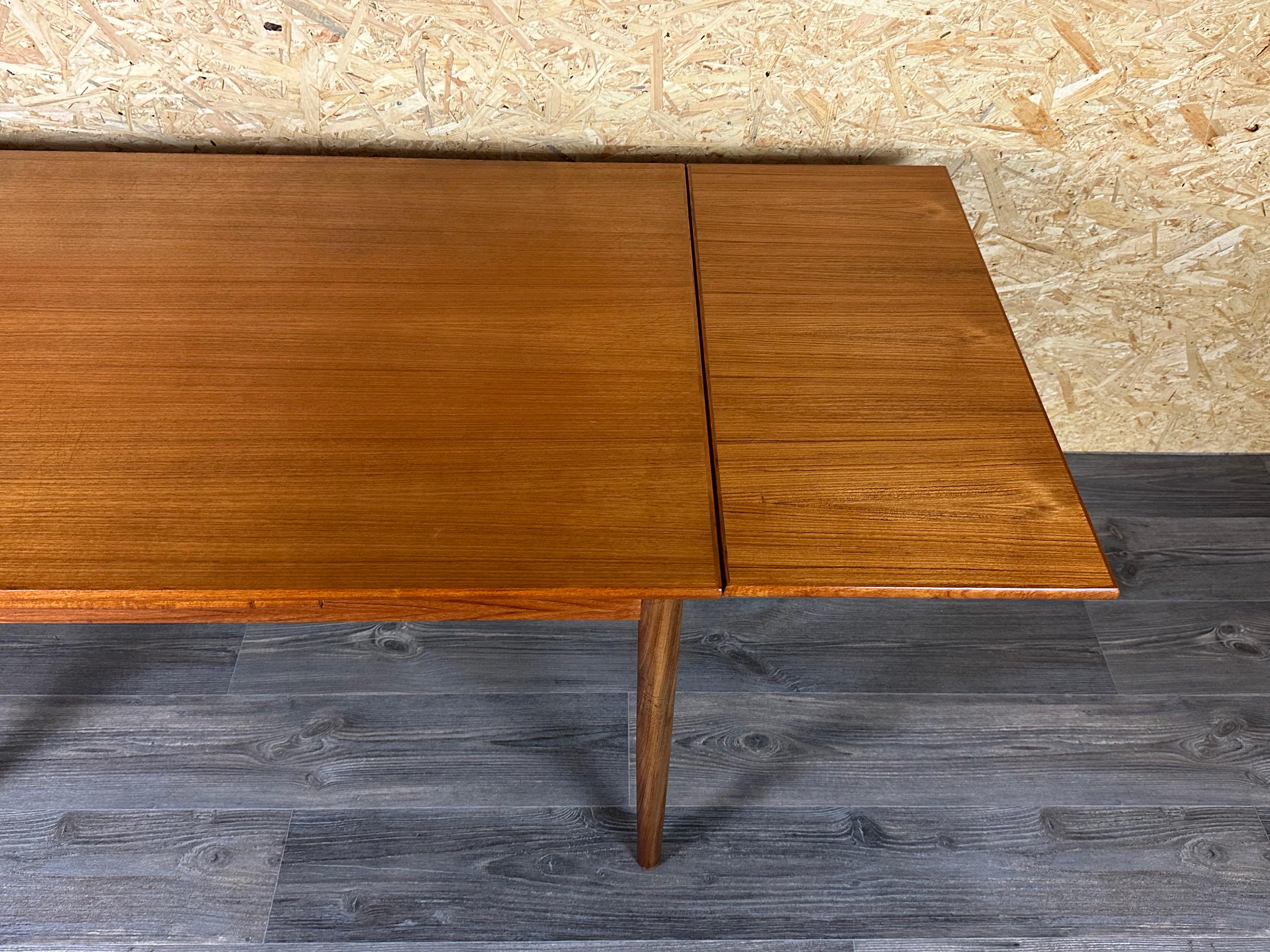 1960s/1970s Teak Dining Table Danish Modern Design Denmark 1960s/1970s For Sale 12