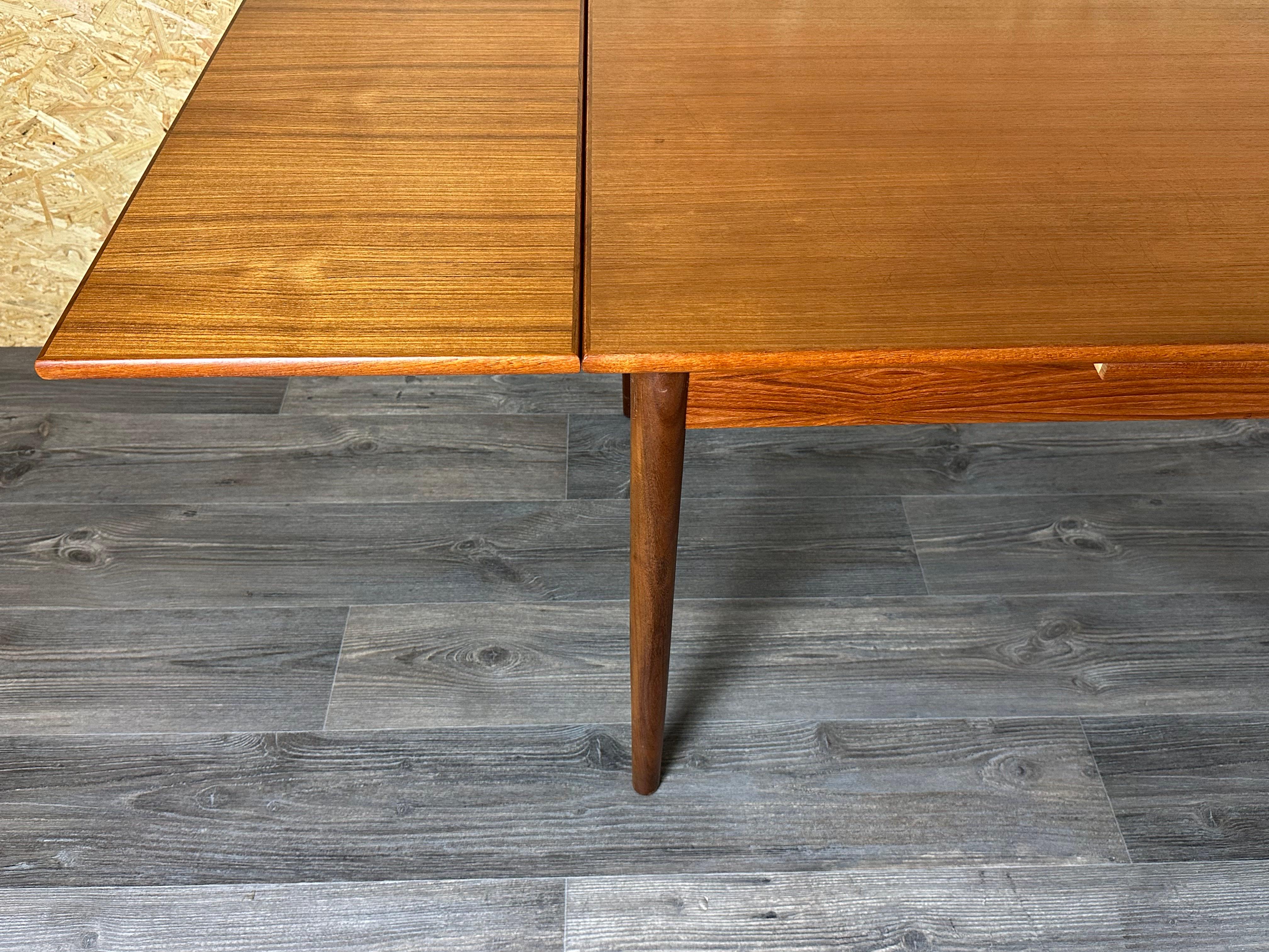 1960s/1970s Teak Dining Table Danish Modern Design Denmark 1960s/1970s For Sale 13