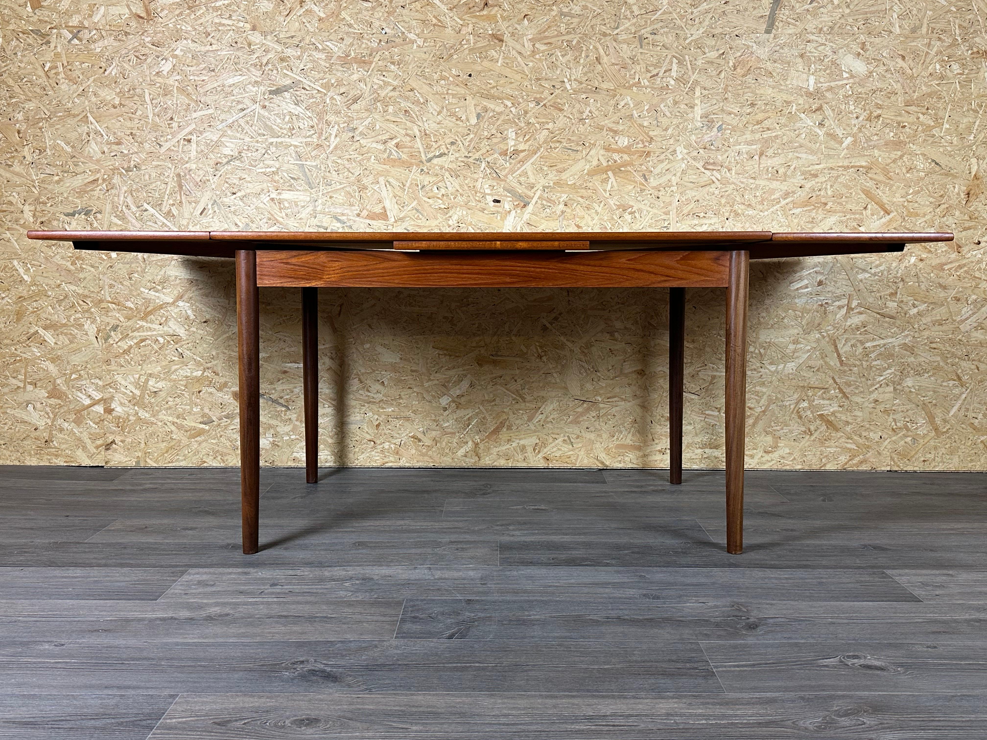 1960s/1970s Teak Dining Table Danish Modern Design Denmark 1960s/1970s For Sale 14