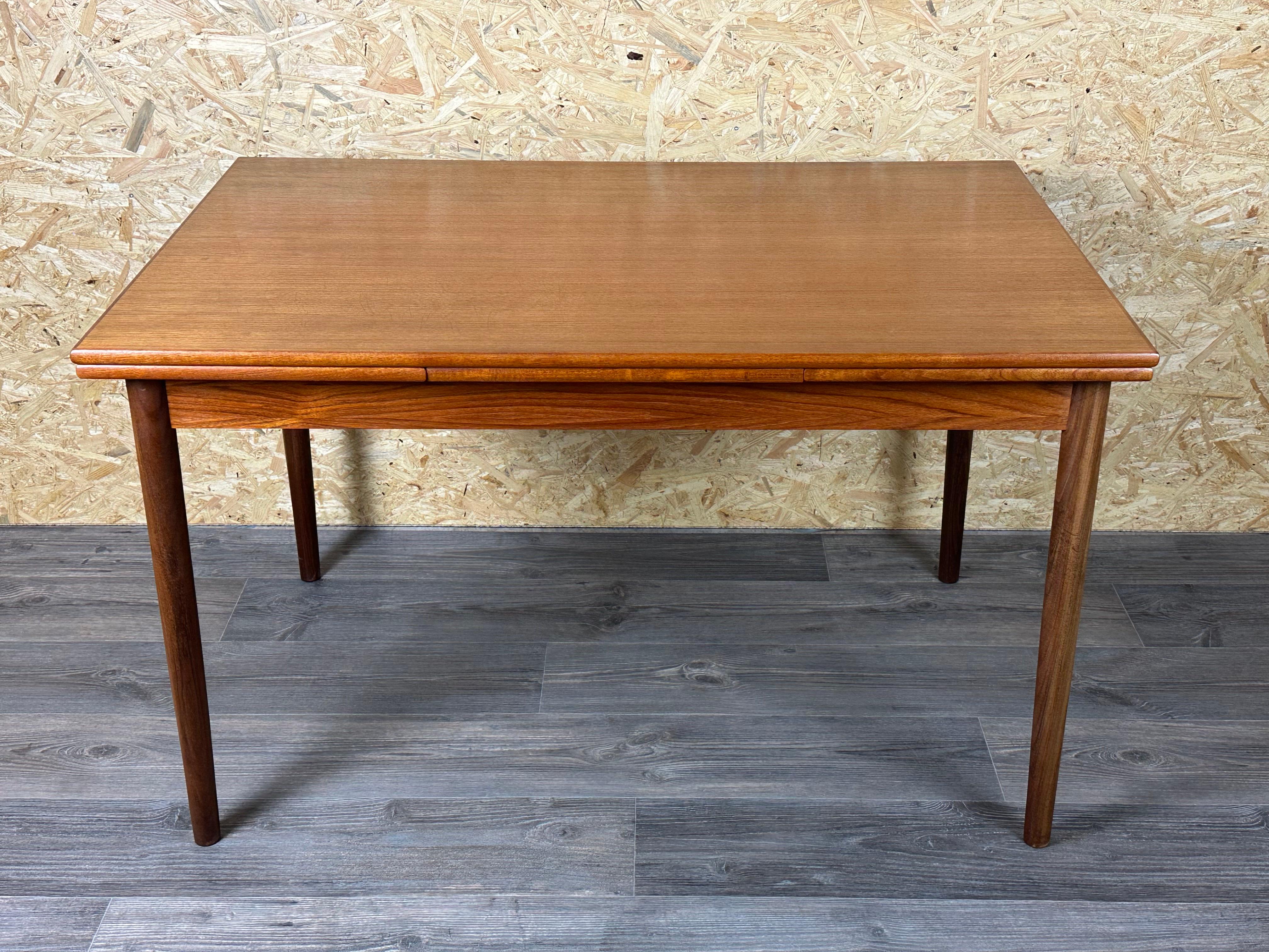 1960s/1970s Teak Dining Table Danish Modern Design Denmark 1960s/1970s In Good Condition For Sale In Neuenkirchen, NI