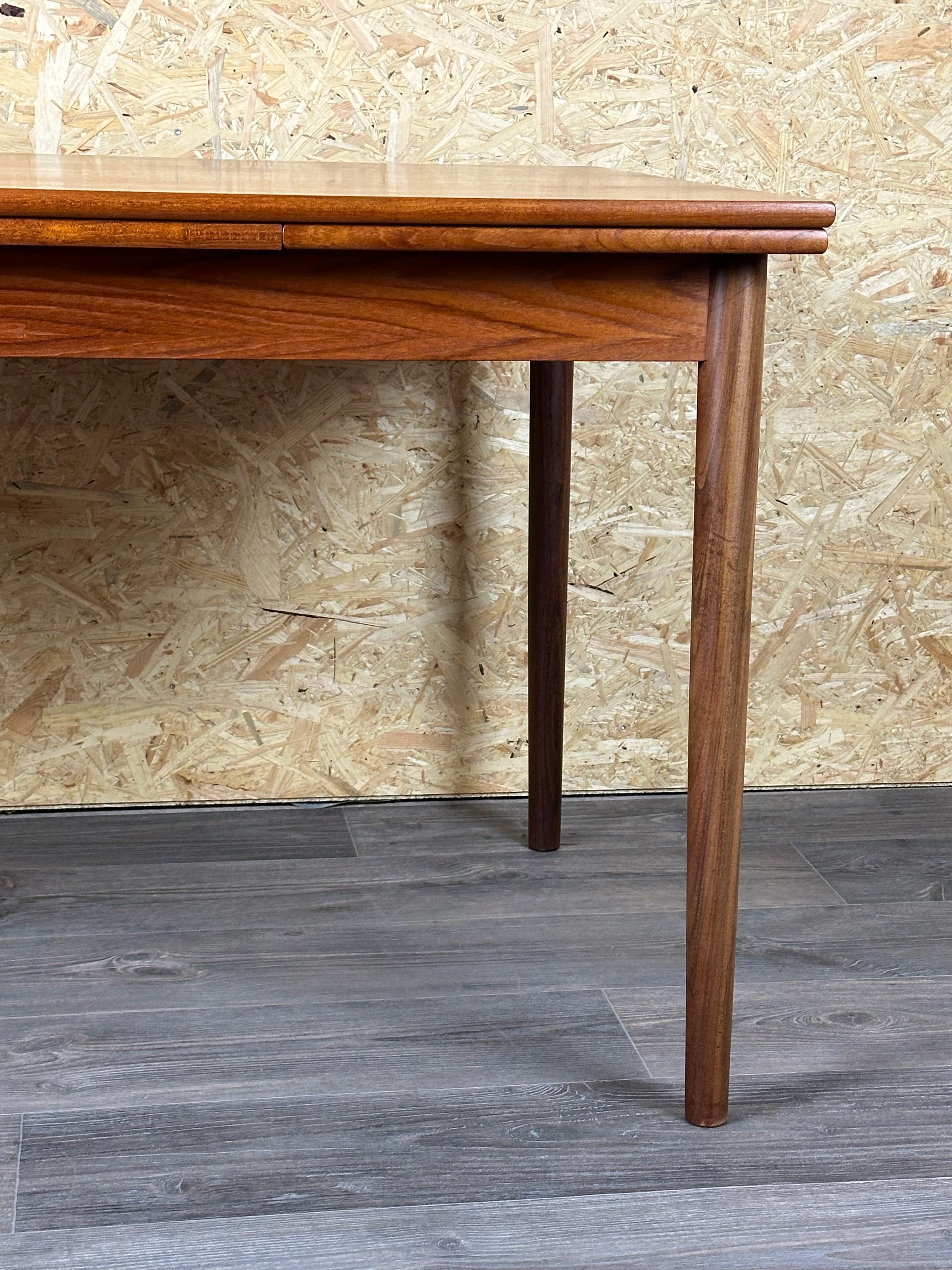 1960s/1970s Teak Dining Table Danish Modern Design Denmark 1960s/1970s For Sale 2