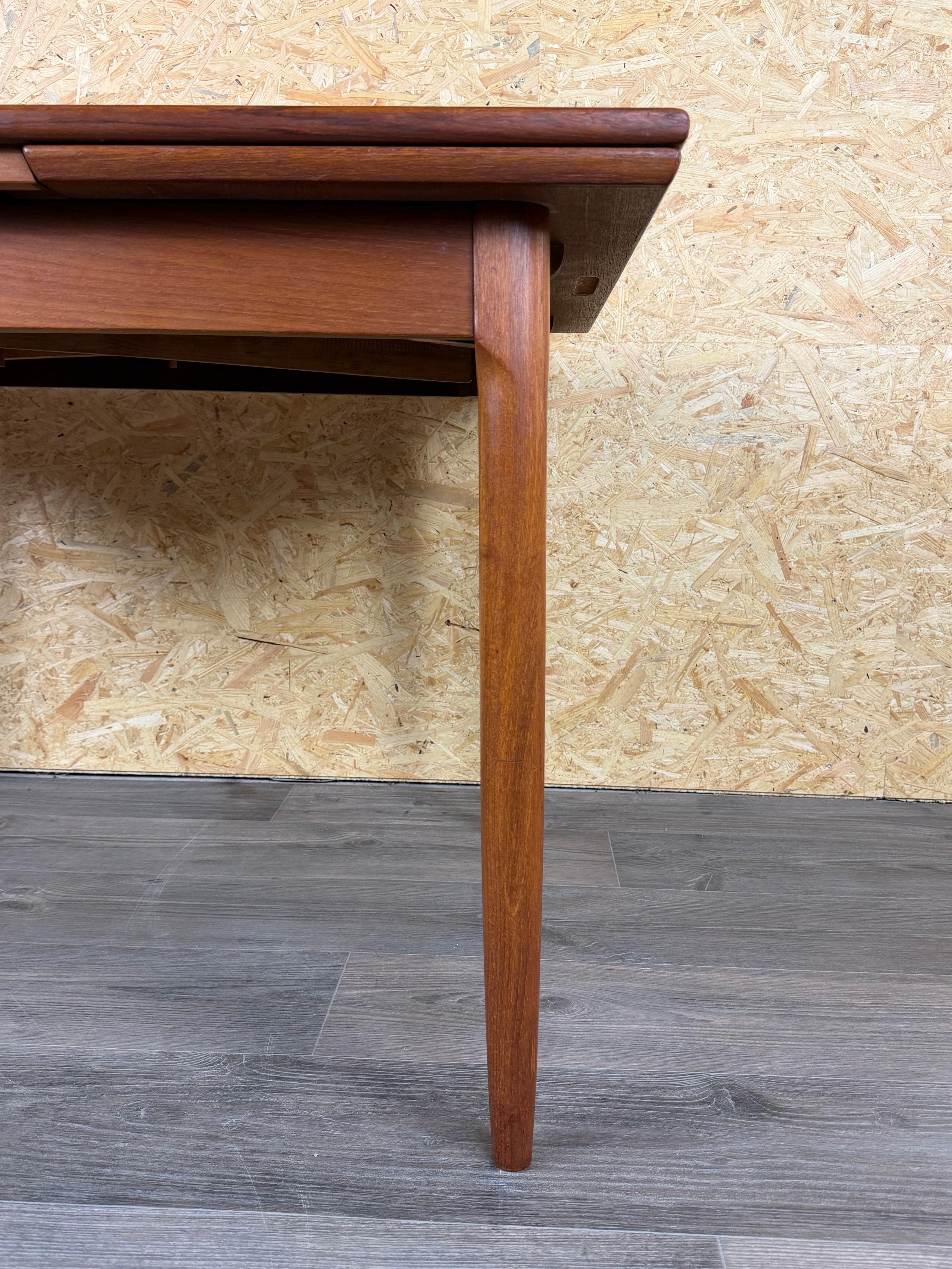 1960s 1970 Table de salle à manger en teck, Danish Modern Design, Danemark en vente 4