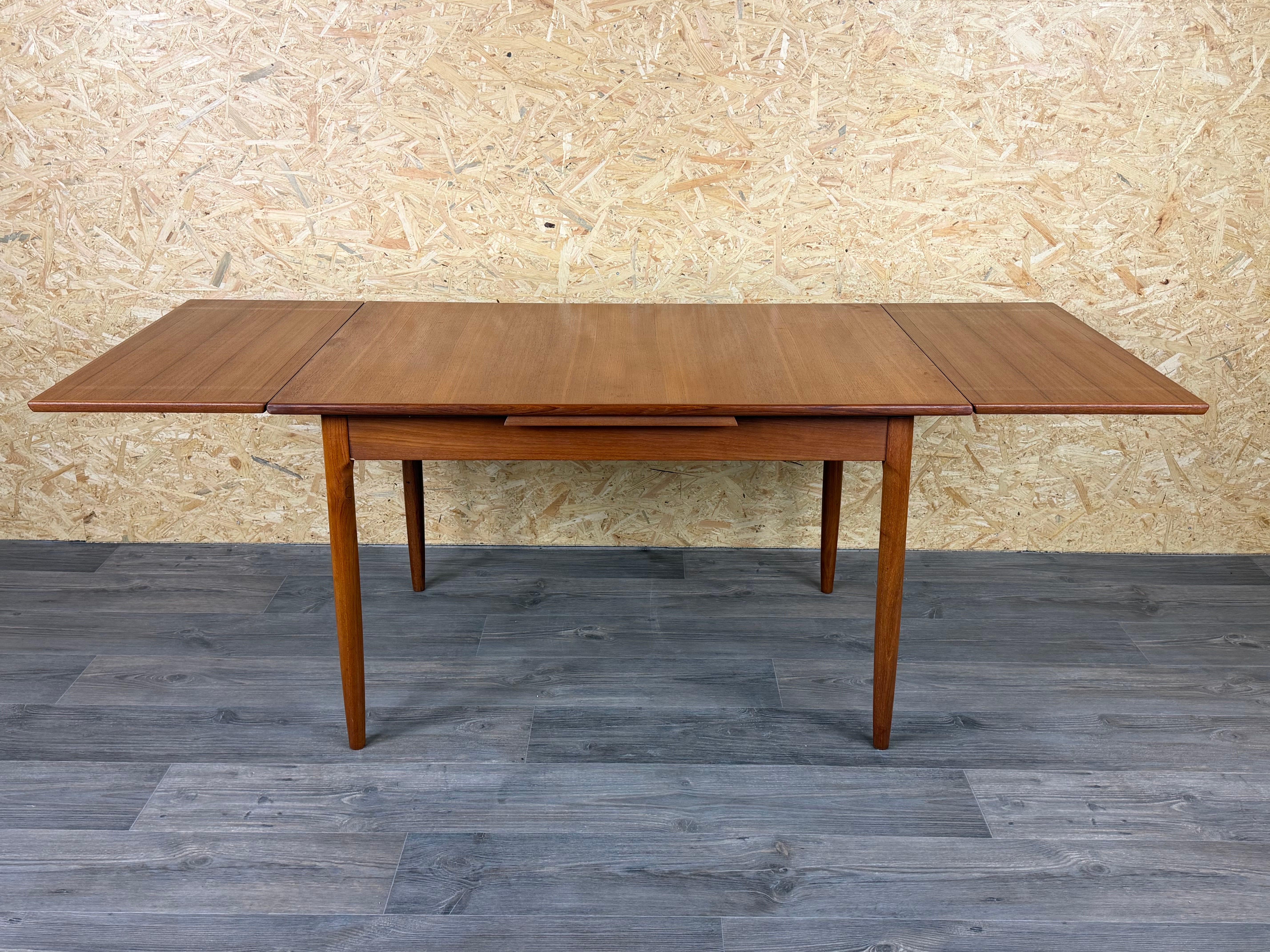 1960s 1970 Table de salle à manger en teck, Danish Modern Design, Danemark en vente 6