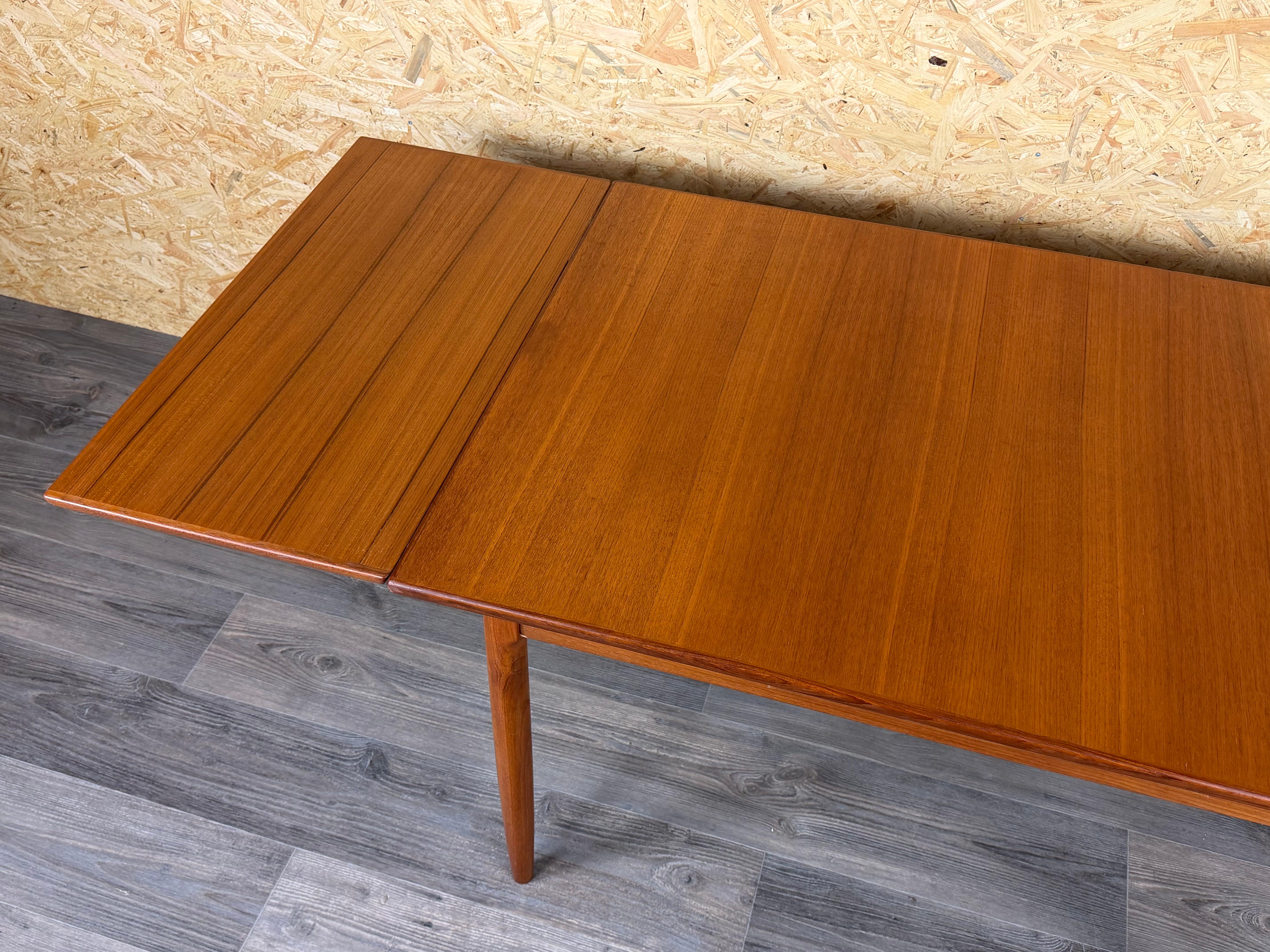 1960s 1970 Table de salle à manger en teck, Danish Modern Design, Danemark en vente 7