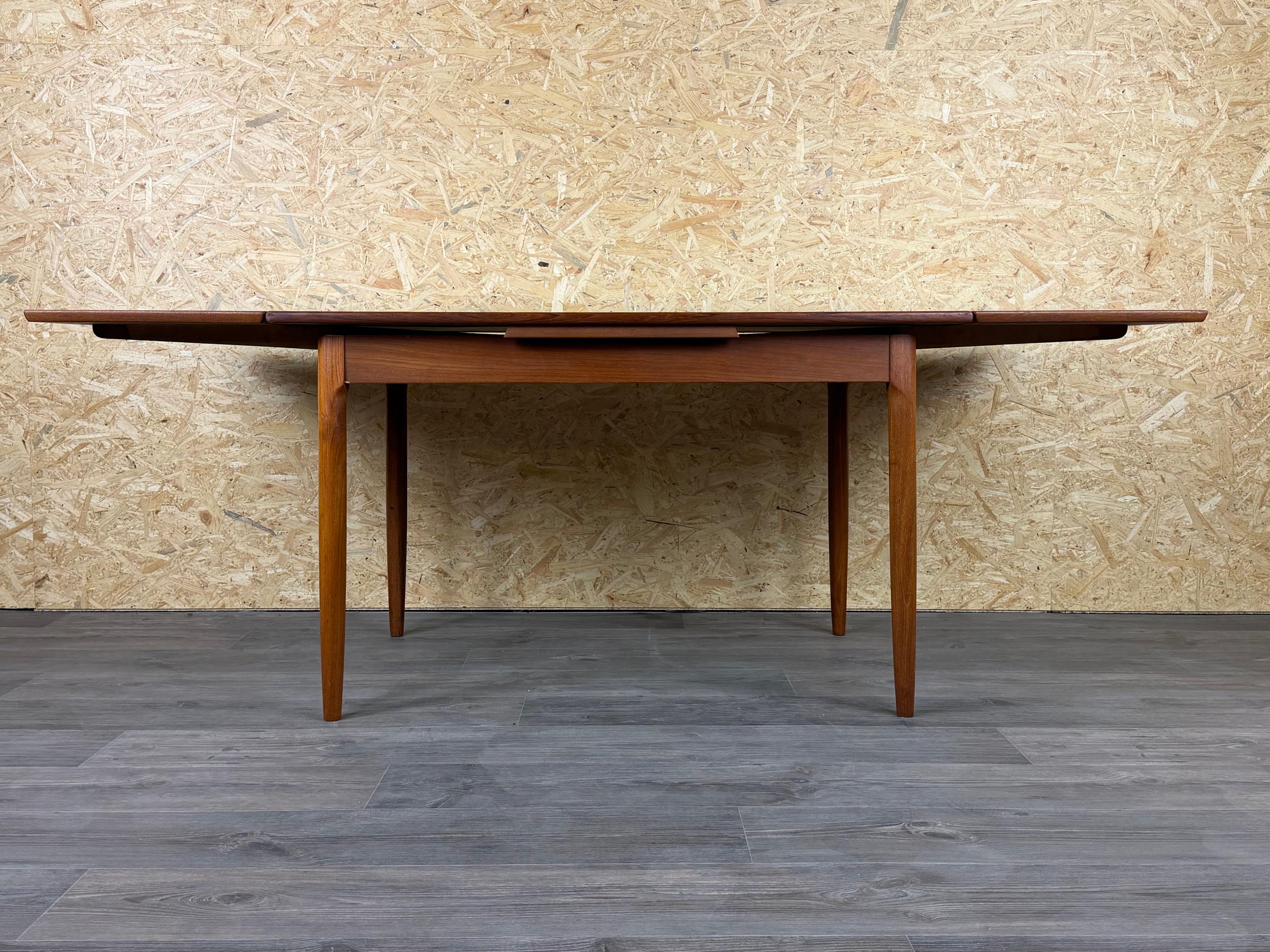 1960s 1970 Table de salle à manger en teck, Danish Modern Design, Danemark en vente 11