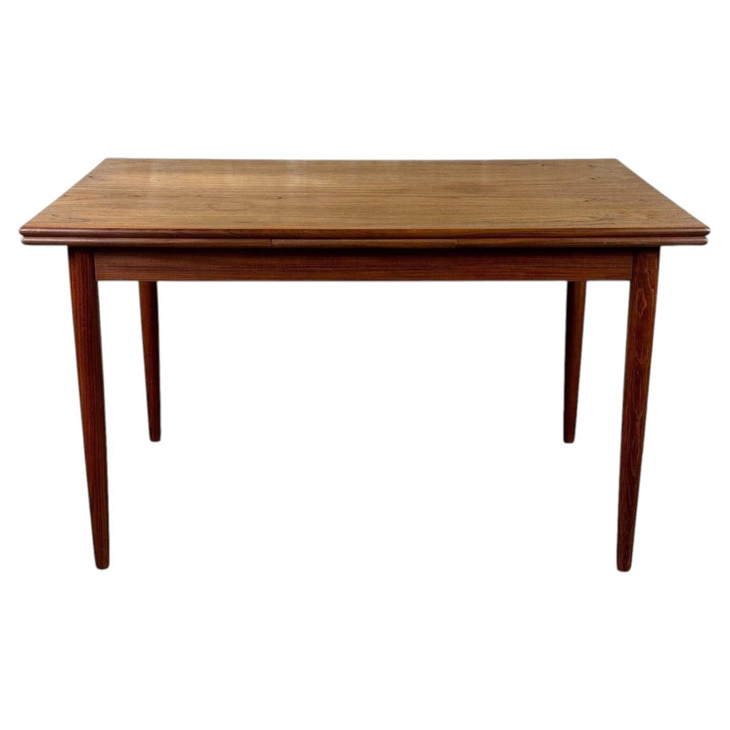 1960s 1970s Teak Dining Table Danish Modern Design Made in Denmark en vente