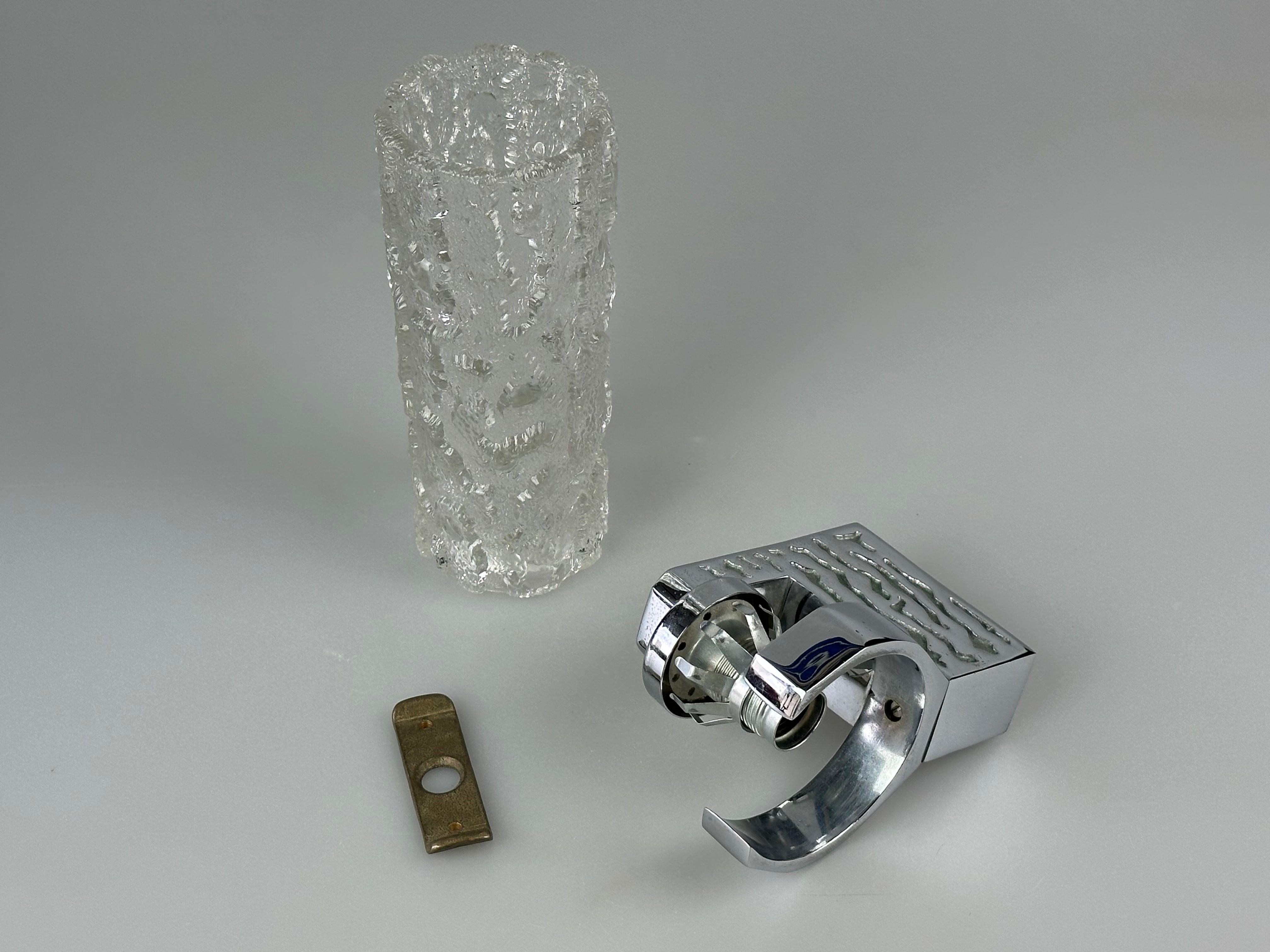 1960s 1970s Wall Lamp in Glass & Chrome, Brutalist German Design For Sale 8