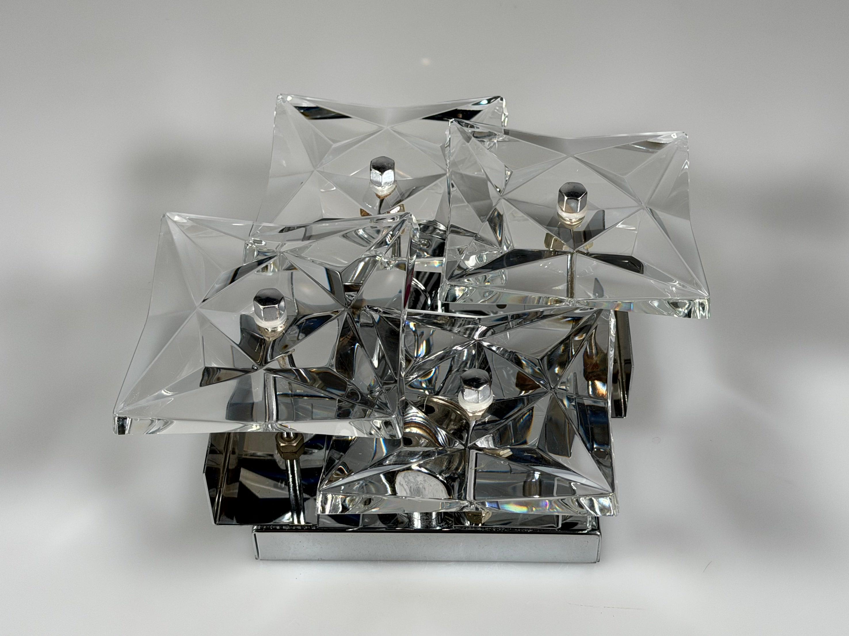 Bufanda de pared de los años 60 y 70 de Kinkeldey Lighting Germany en cristal y cromo mediados del siglo XX en venta