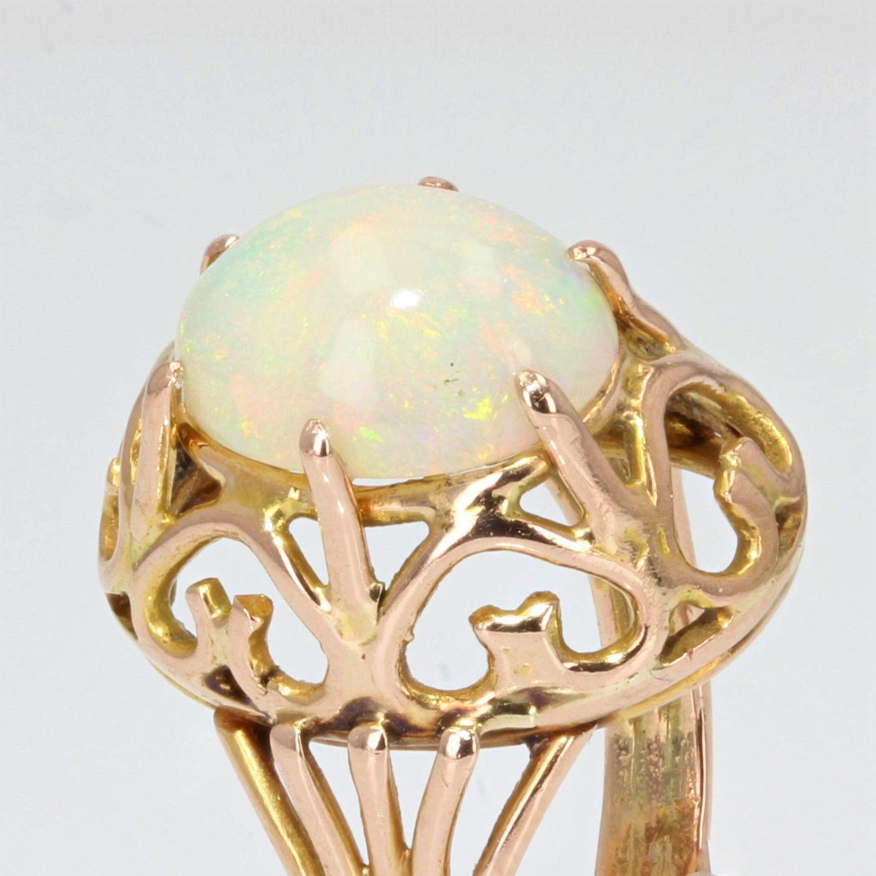 1960s 2.10 Carat Opal 18 Karat Rose Gold Retro Ring For Sale 1