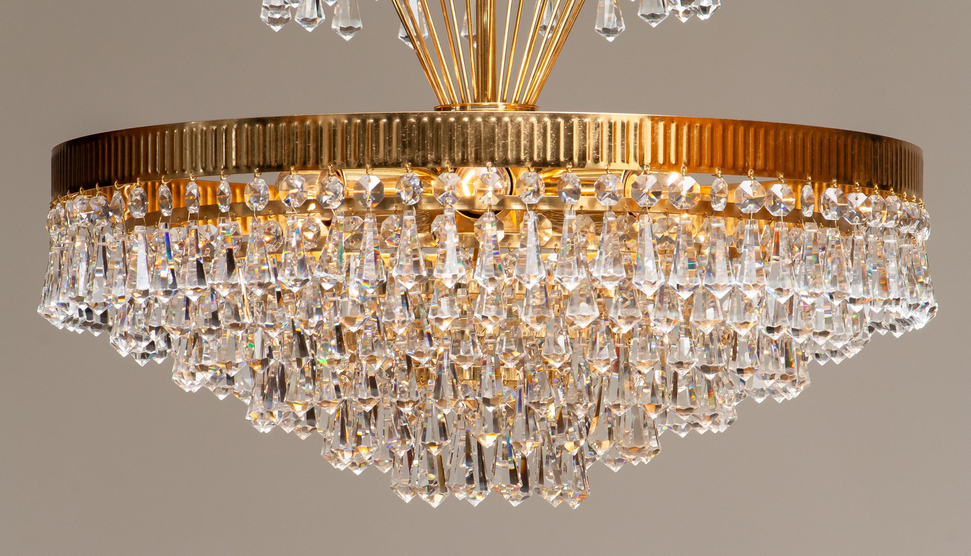 1960s, 24-Carat Gold-Plated and Faceted Crystal Chandelier by Rejmyre, Sweden In Good Condition In Silvolde, Gelderland
