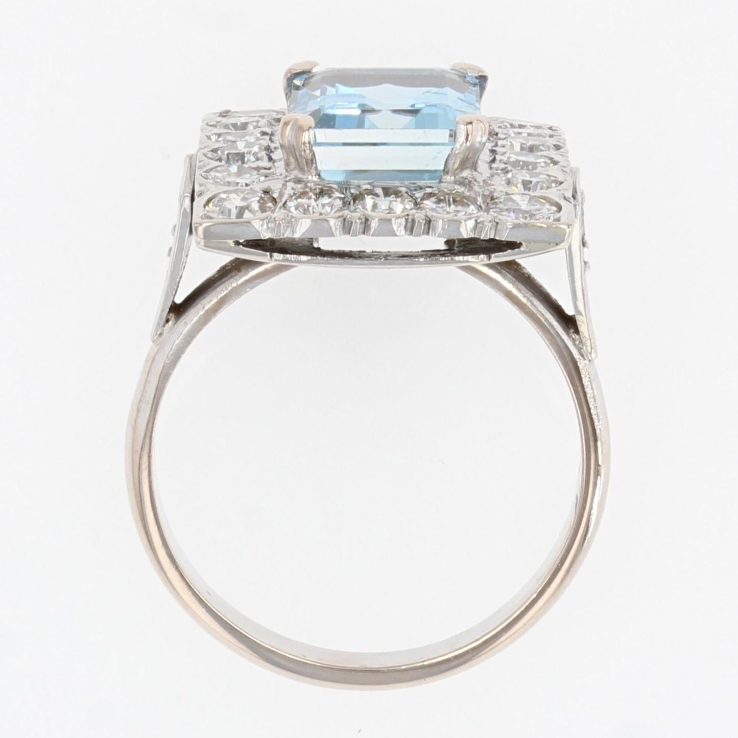1960s 2.56 Carats Aquamarine Diamond 18 Karat White Gold Rectangular Shape Ring For Sale 6