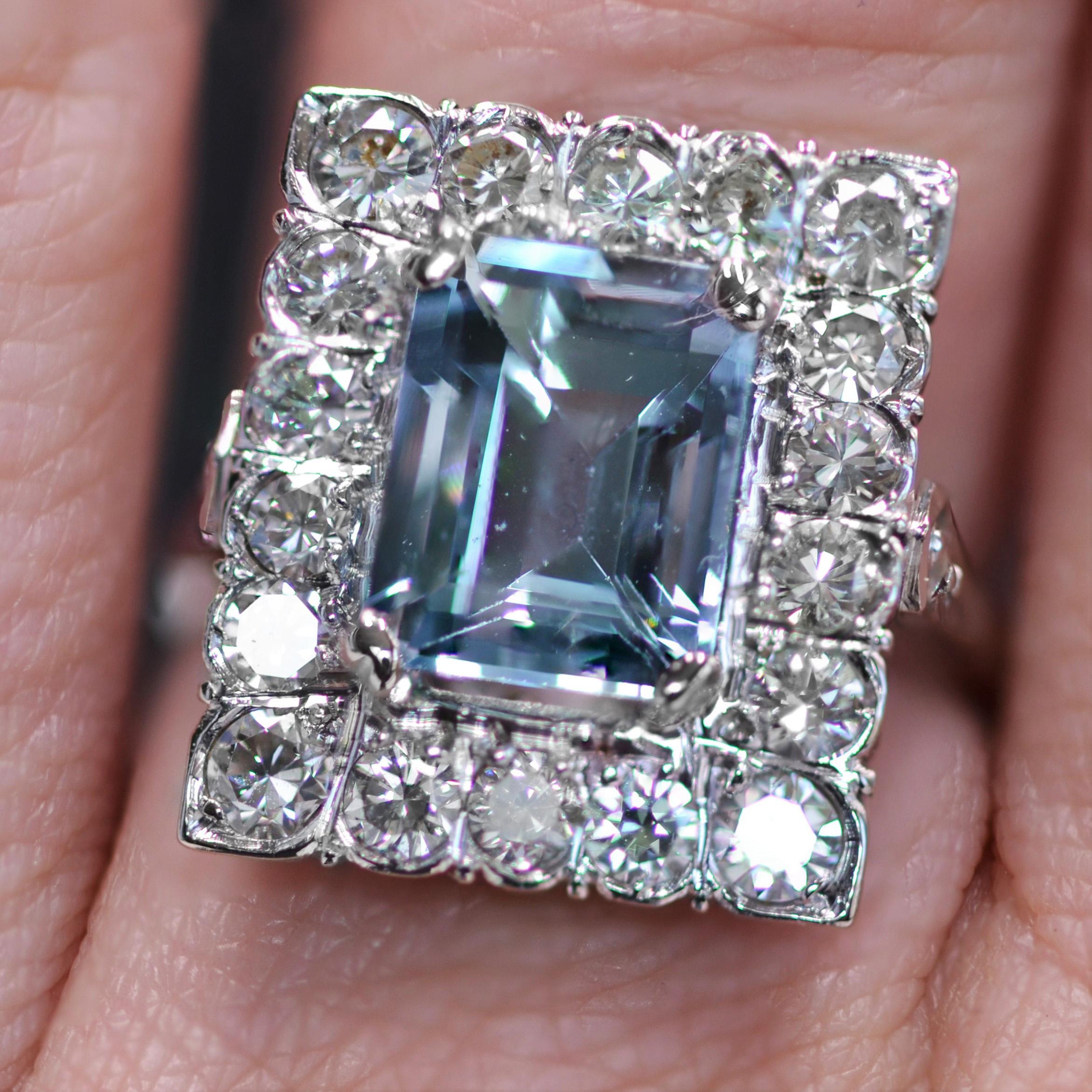 1960s 2.56 Carats Aquamarine Diamond 18 Karat White Gold Rectangular Shape Ring For Sale 9