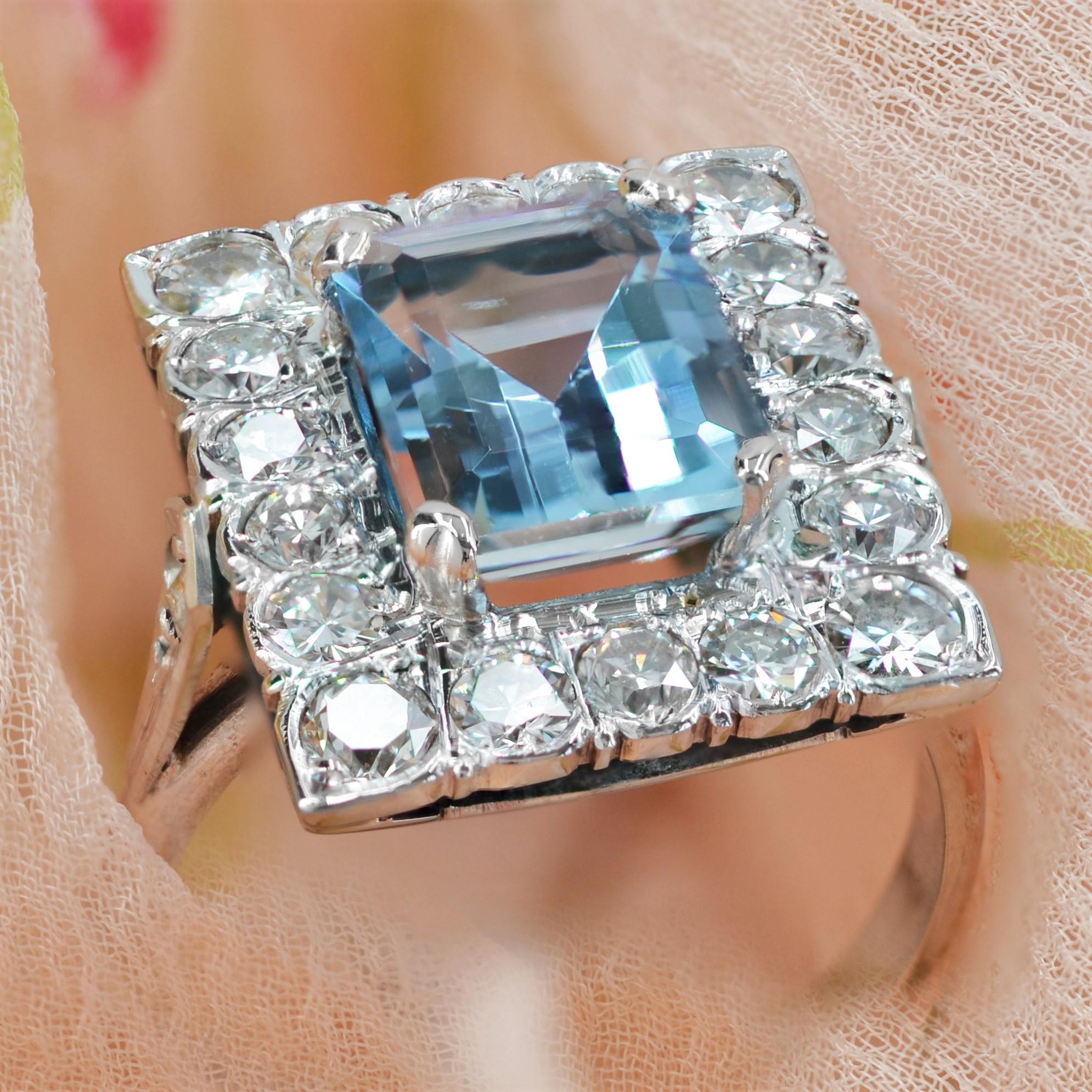 1960s 2.56 Carats Aquamarine Diamond 18 Karat White Gold Rectangular Shape Ring For Sale 10