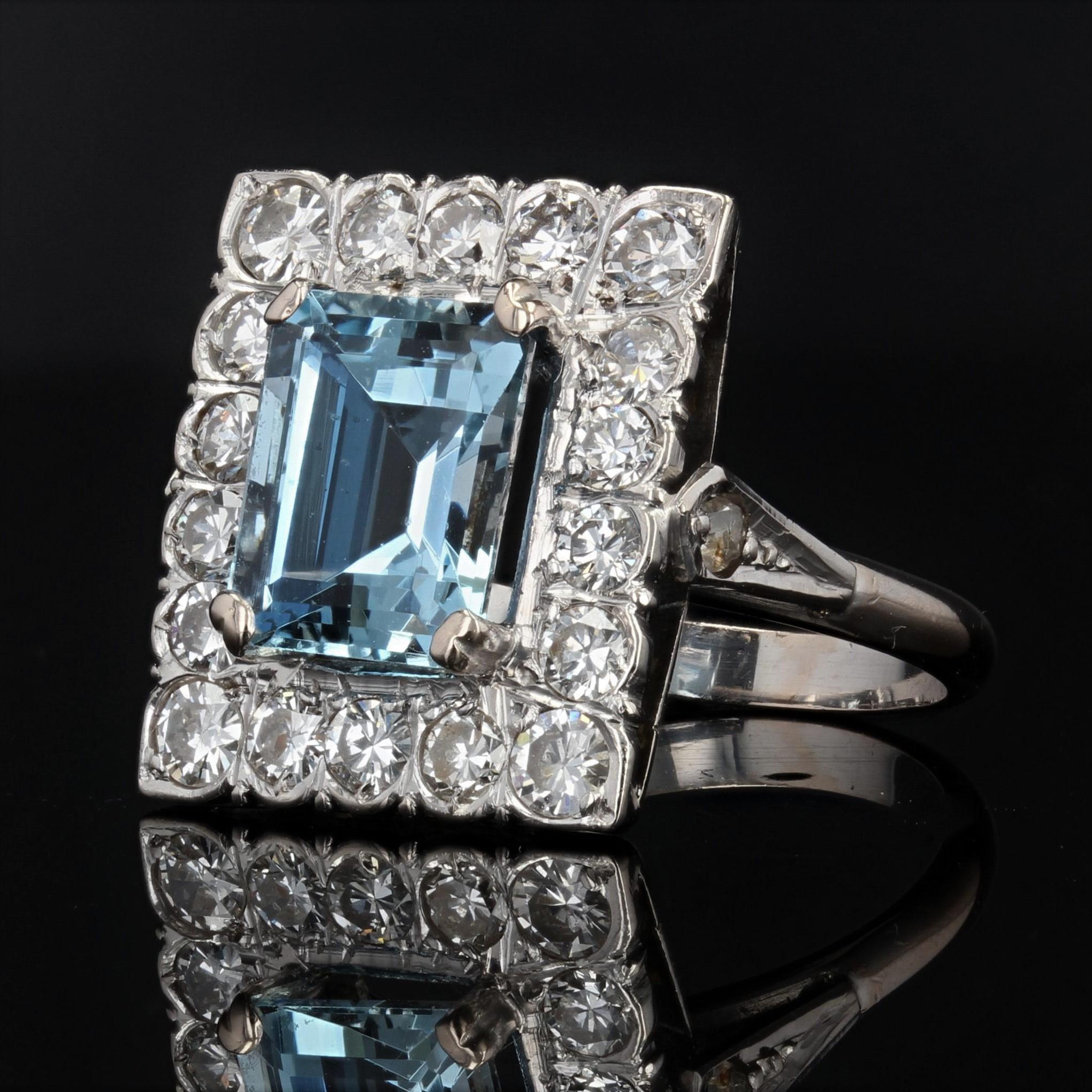 Emerald Cut 1960s 2.56 Carats Aquamarine Diamond 18 Karat White Gold Rectangular Shape Ring For Sale