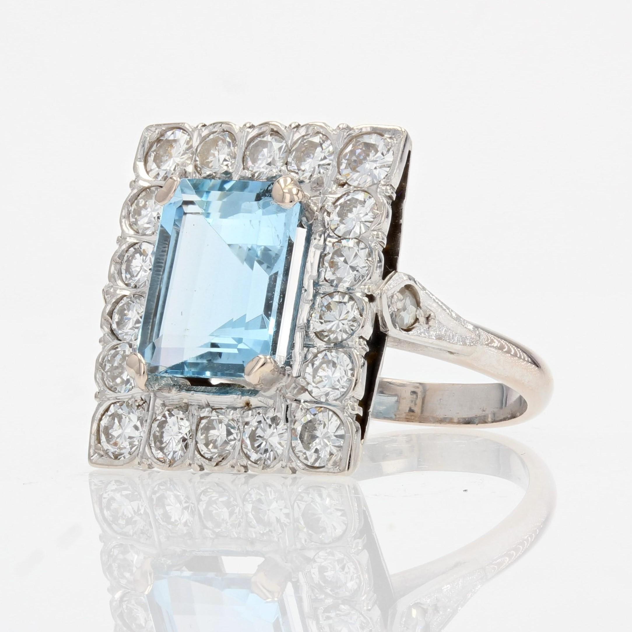 Women's 1960s 2.56 Carats Aquamarine Diamond 18 Karat White Gold Rectangular Shape Ring For Sale