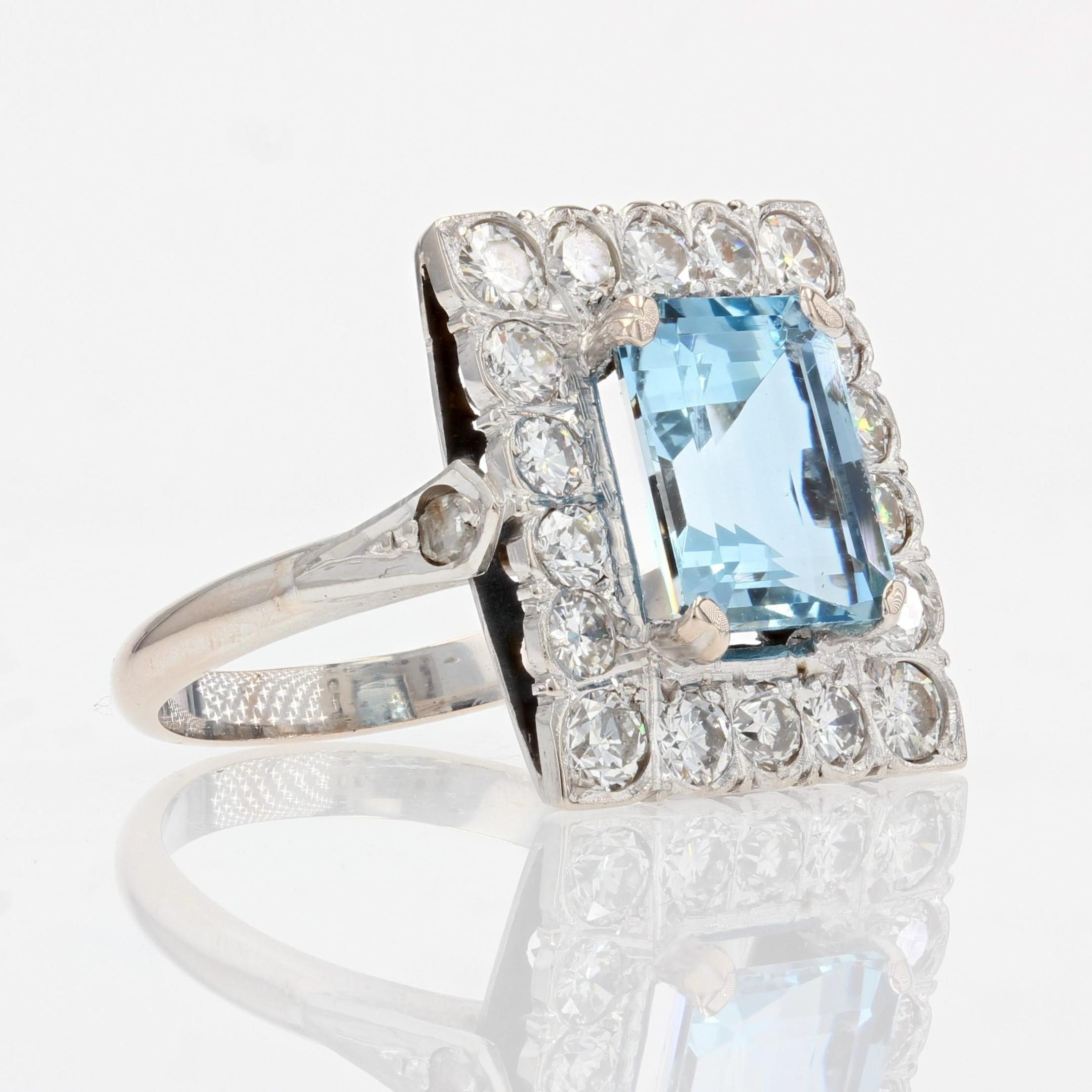 1960s 2.56 Carats Aquamarine Diamond 18 Karat White Gold Rectangular Shape Ring For Sale 2